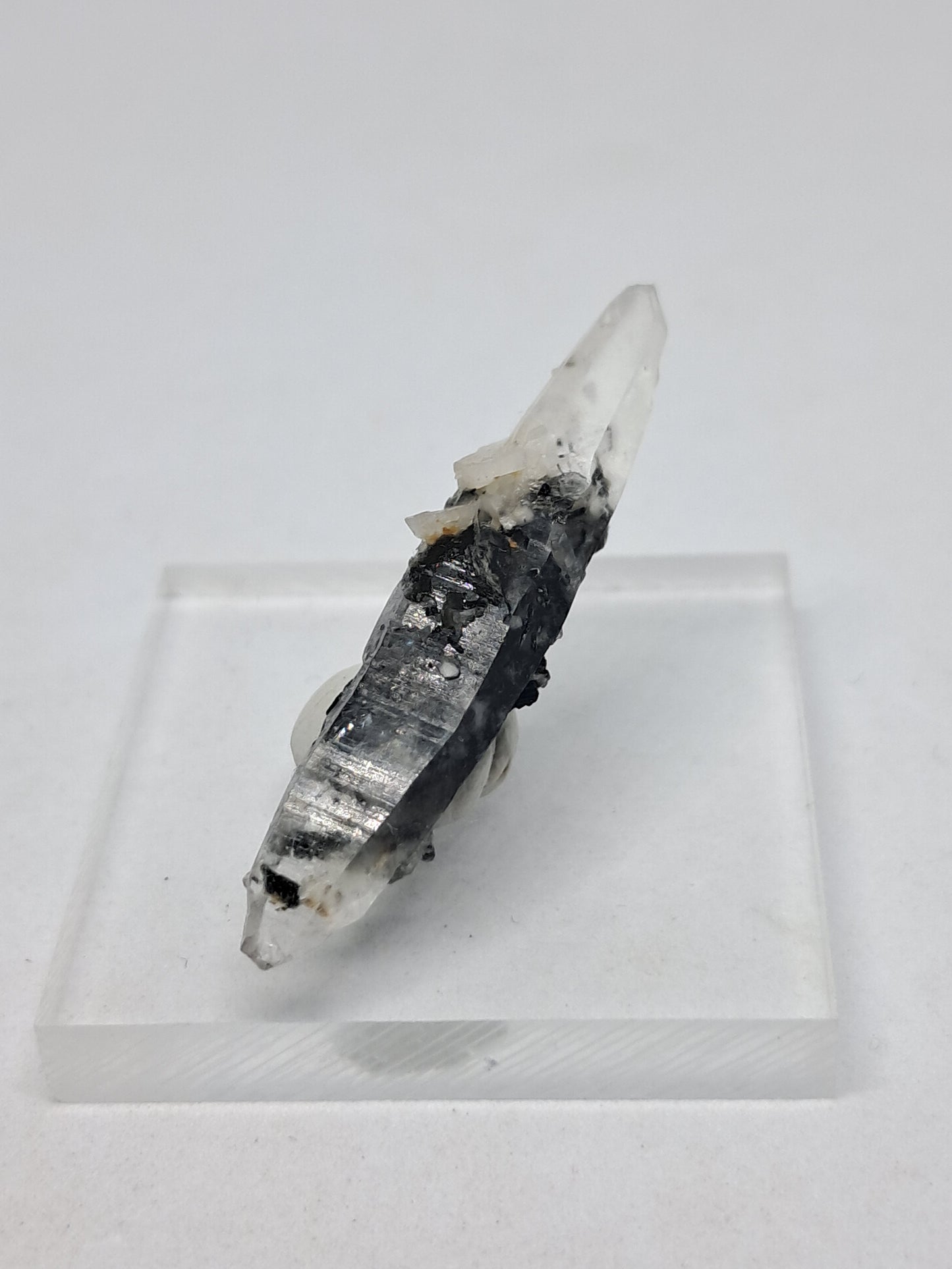 Tourmalinated Quartz biterminated point (Non-precious natural stone) #TQ16