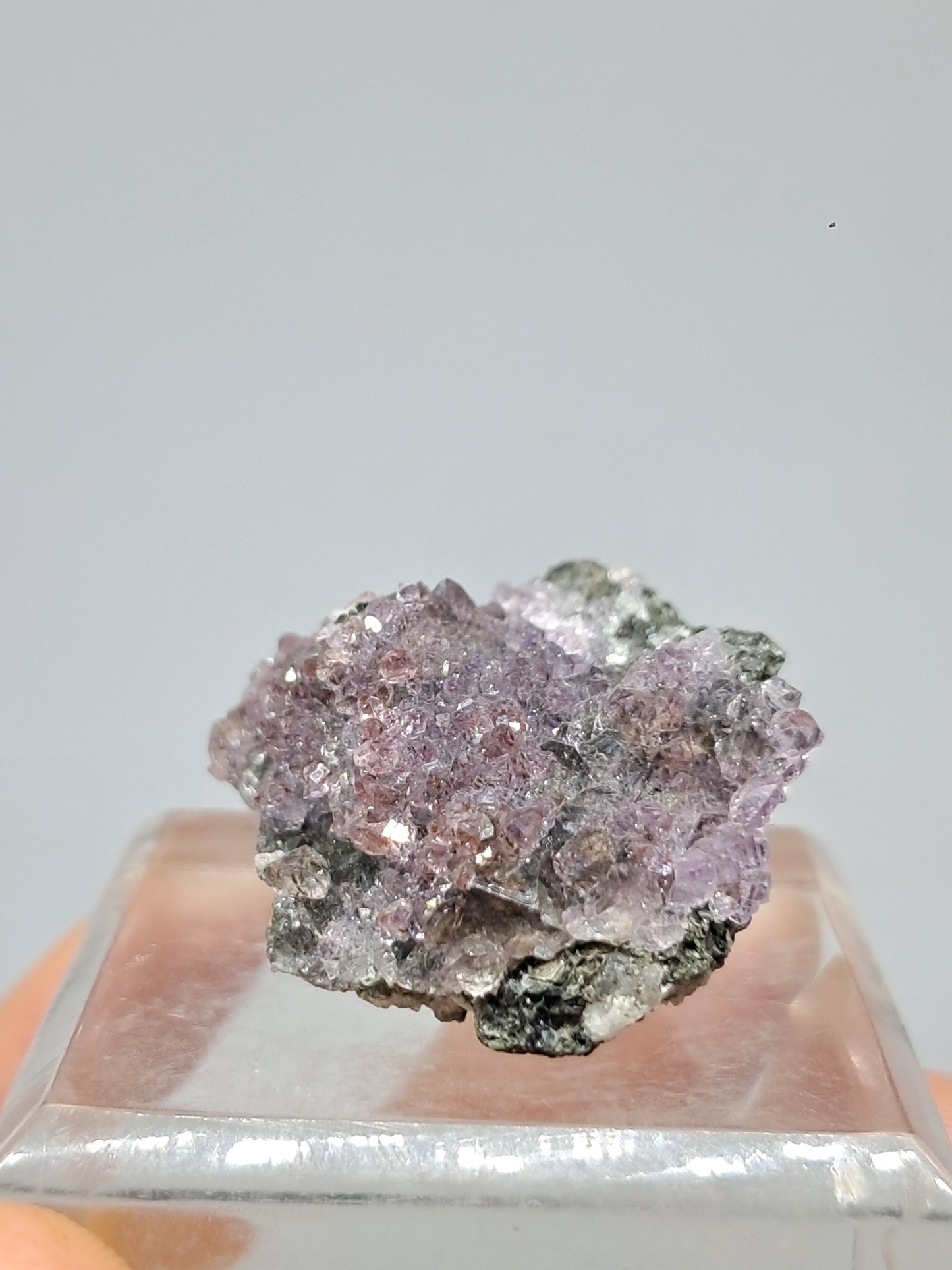 Amatista con cristales de hematita (Karur) | Piedra natural | Ejemplar mineral n.° KA84
