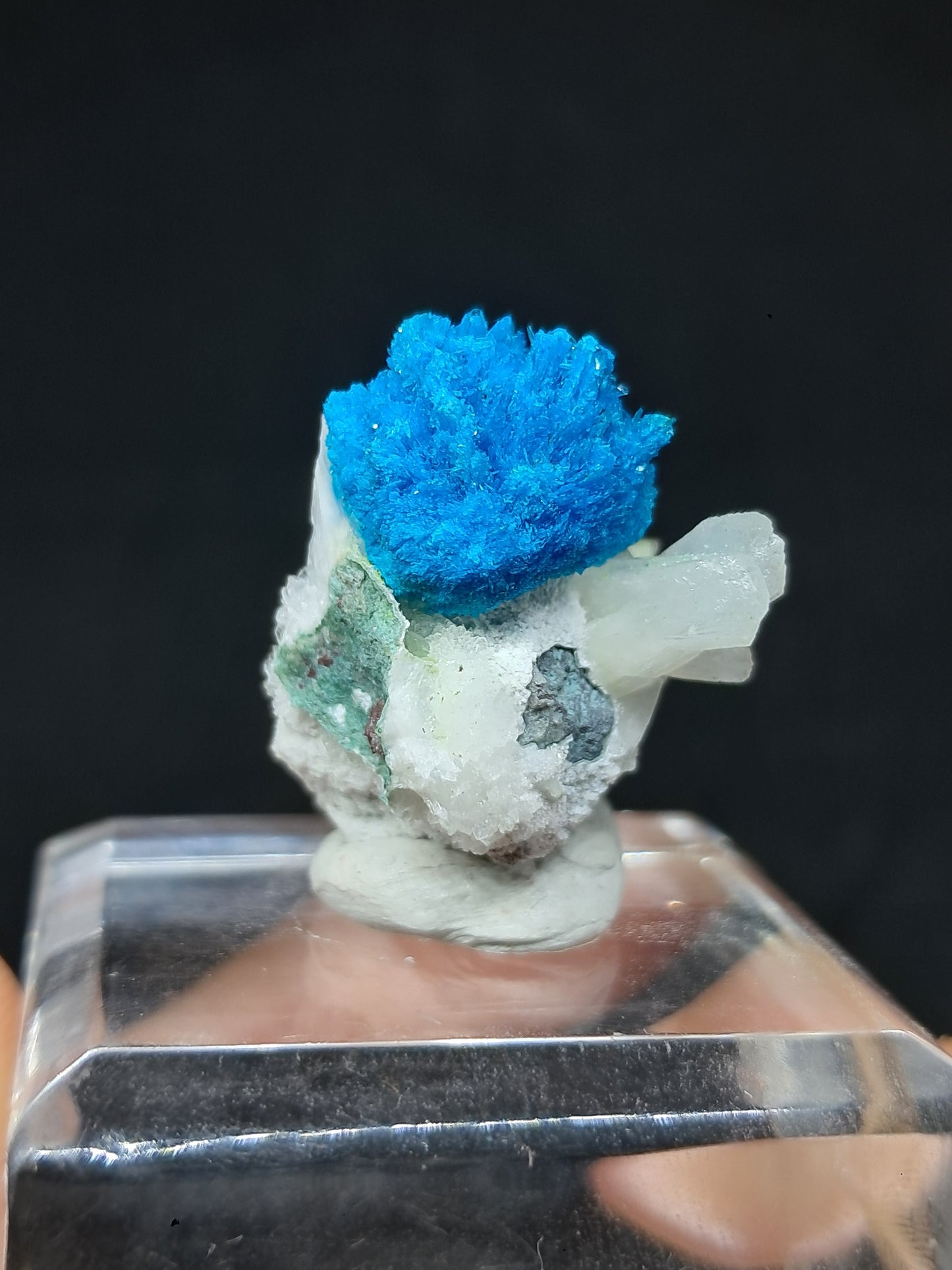 Pentagonita con estilbita sobre matriz de heulandita (wagholi), piedra en bruto | Cristal natural | Ejemplar mineral raro n.° CV27