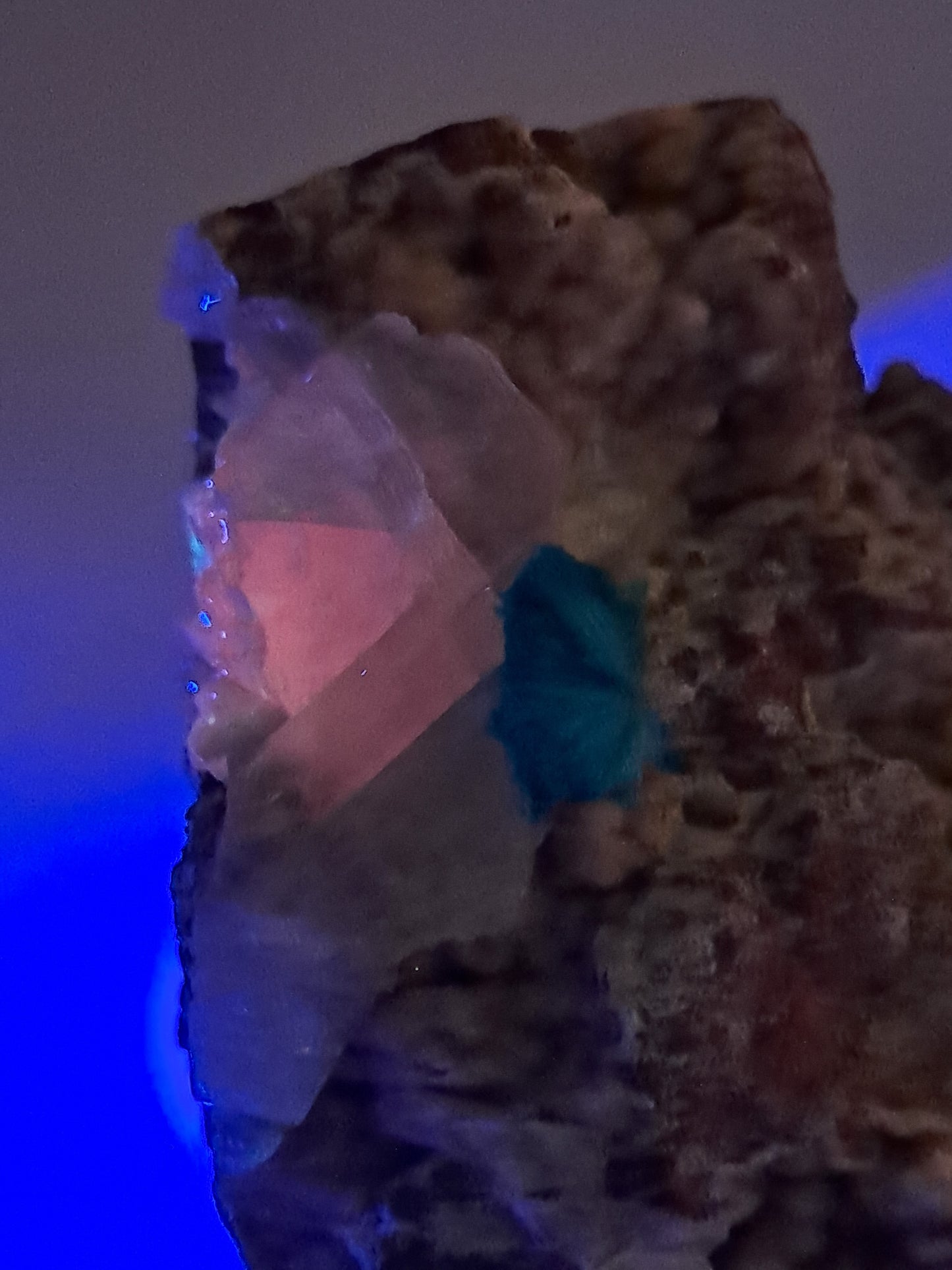 Cavansite and UV reactive Calcite on Heulandite (Non-precious) #CV28