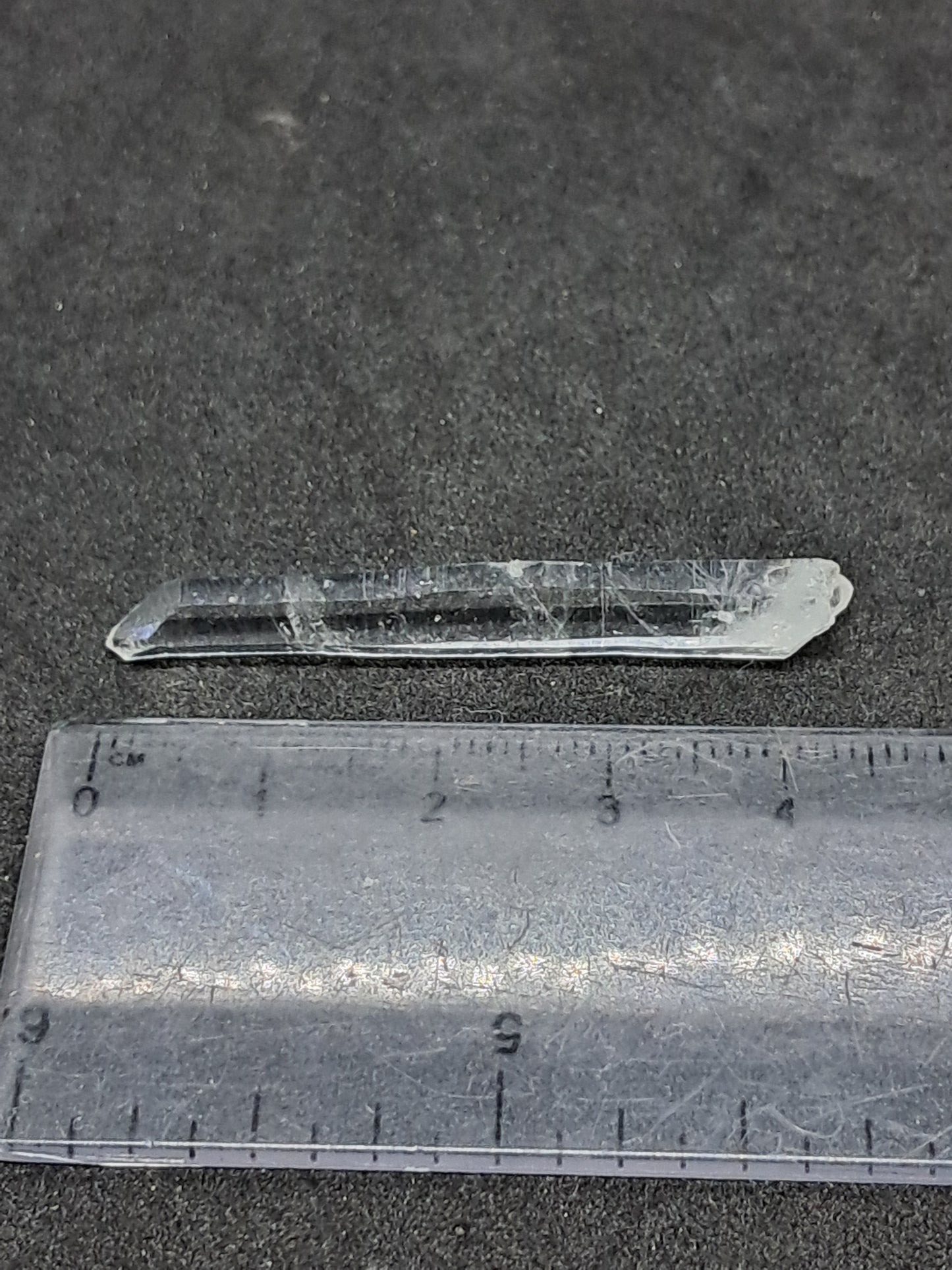 Punta natural de cuarzo láser biterminado y autorreparado (Santander, Colombia) | Ejemplar mineral n.° COQ3