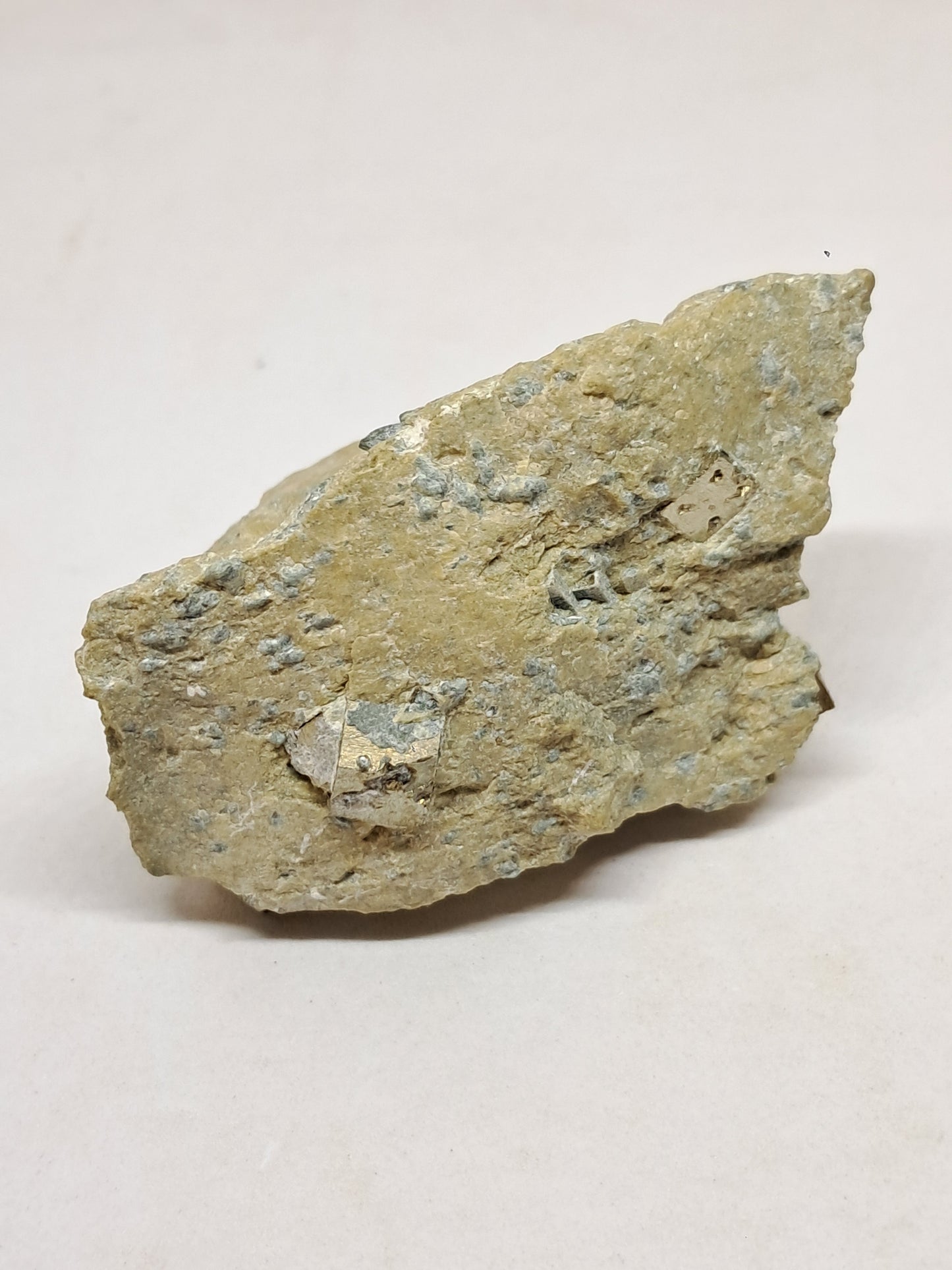 Cubos de pirita en matriz (España) Cristal natural | Ejemplar mineral n.° PR15