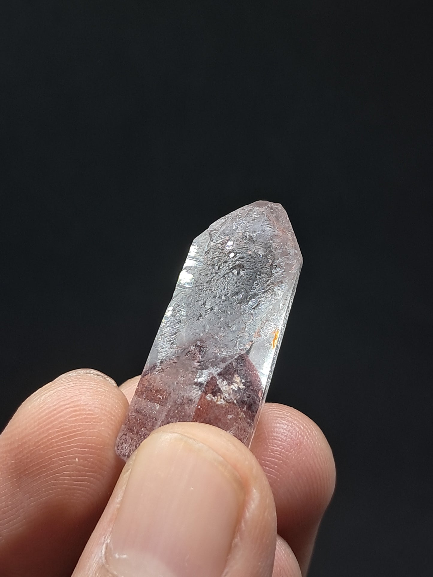 Punta de cristal natural de cuarzo fantasma hematita (Telangana) | Ejemplar mineral n.° HPQ30