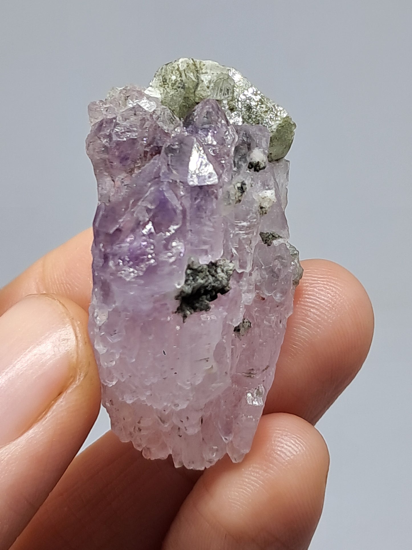 Amatista en racimo (Karur) | Cristal en bruto | Piedra natural | Ejemplar mineral n.° KA139
