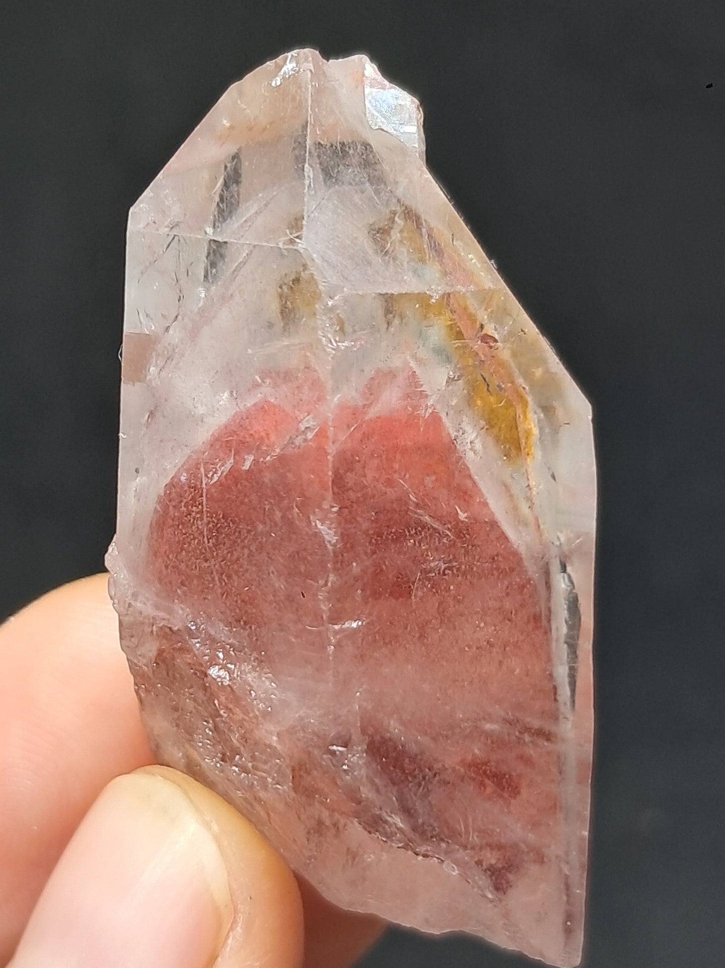 Punta de cristal natural de cuarzo fantasma hematita (Telangana) | Ejemplar mineral n.° HPQ15