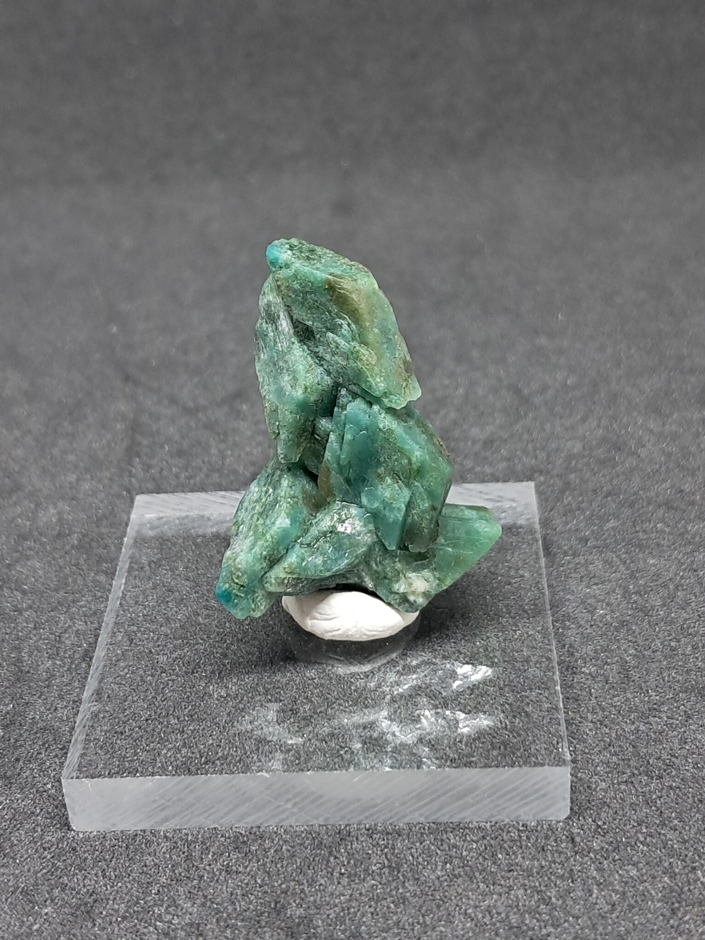 Green Heulandite #ZL12 (Non-precious mineral)