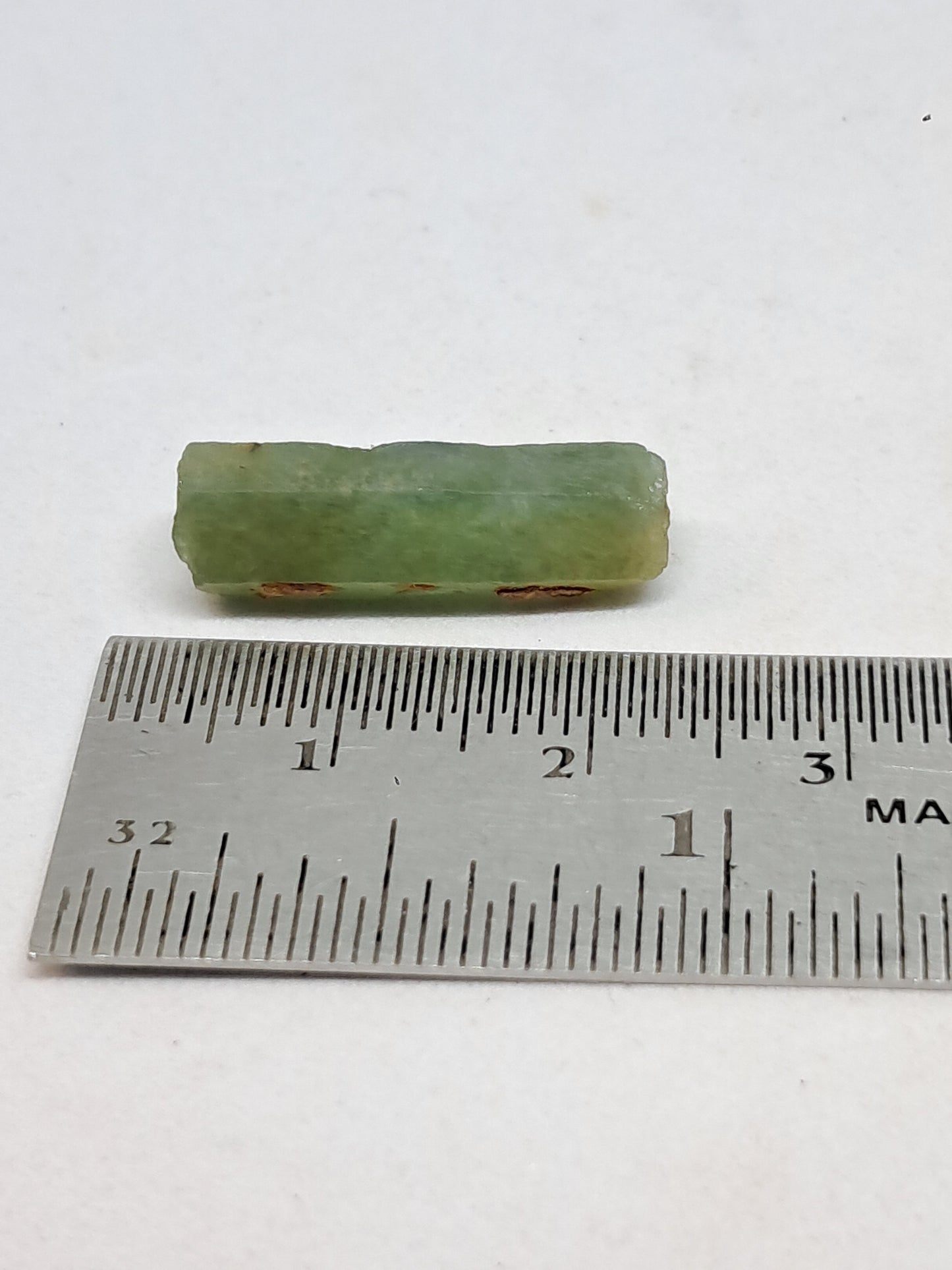 Aguamarina (Karur) Cristal hexagonal en bruto | Ejemplar mineral n.° AQM25