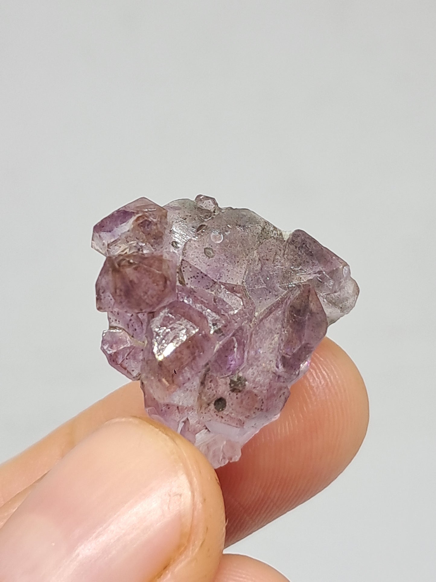 Amatista Elestial Super Seven (Karur) | Cúmulo de cristales en bruto | Piedra natural | Ejemplar mineral n.° KA137