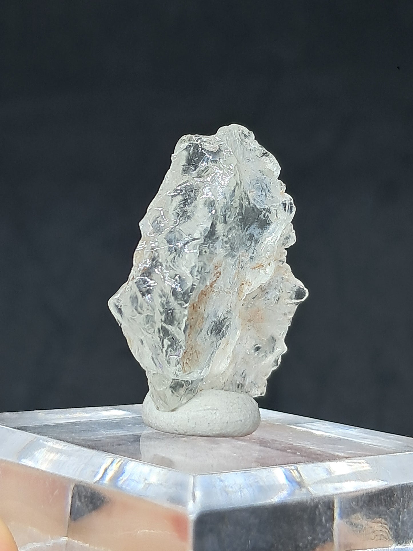 Ópalo hialita (México), cristal en bruto, piedra reactiva a los rayos UV | Ejemplar mineral n.° OH4