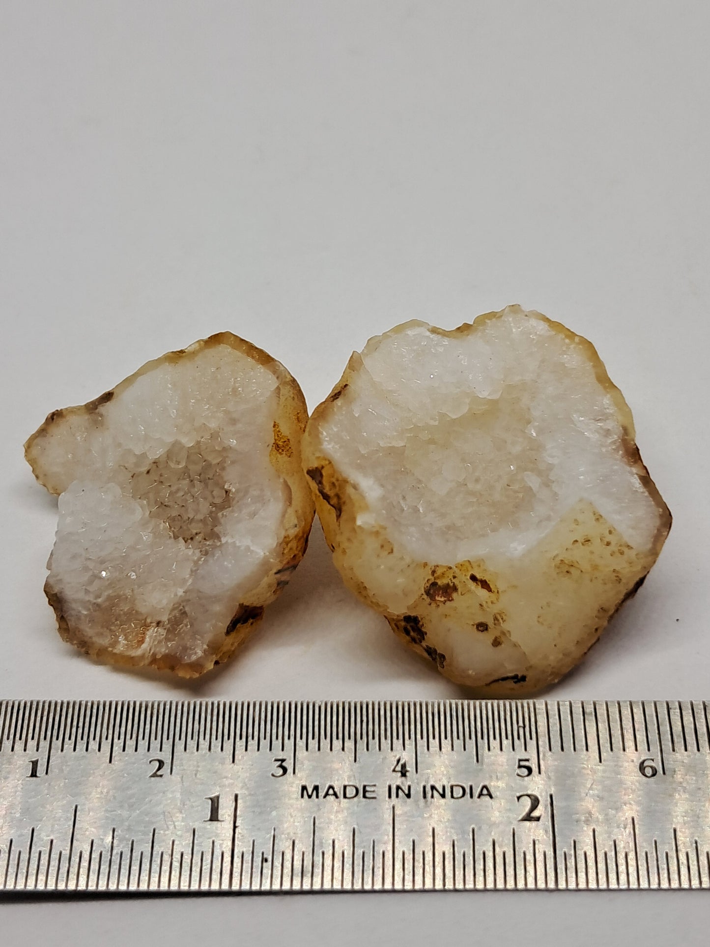 Quartz Geode #GD4 (Non-precious stone)