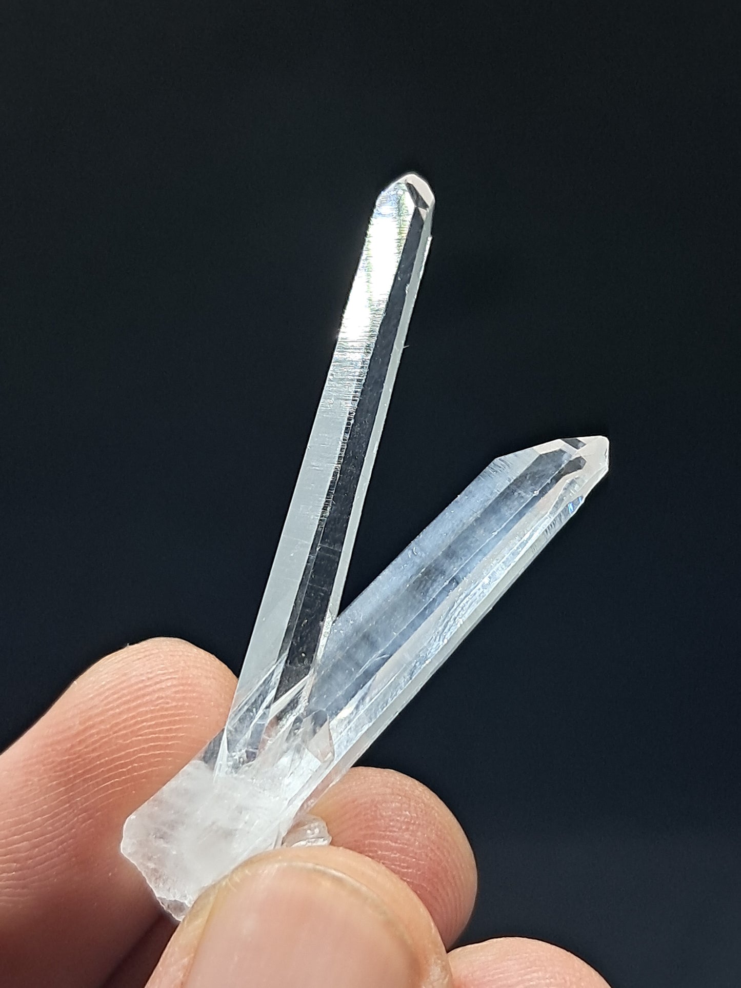 Cuarzo láser intersecante (Santander, Colombia), punta transparente natural | Ejemplar mineral n.° COQ1