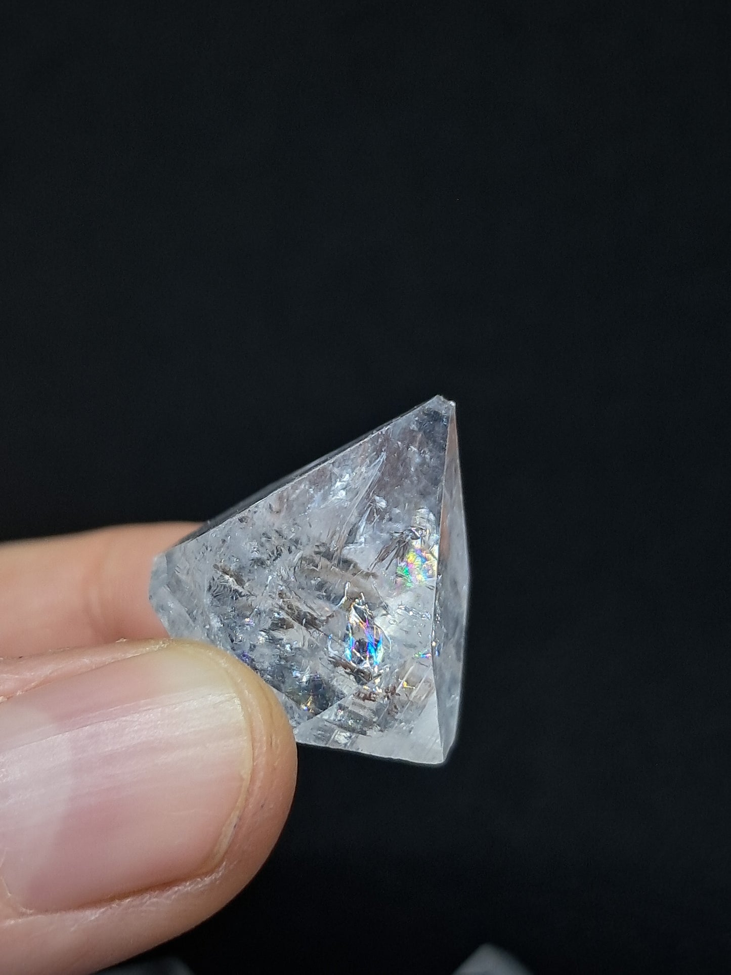 Clear Apophyllite Points (20-26 mm) (Non-precious natural mineral) #AP12