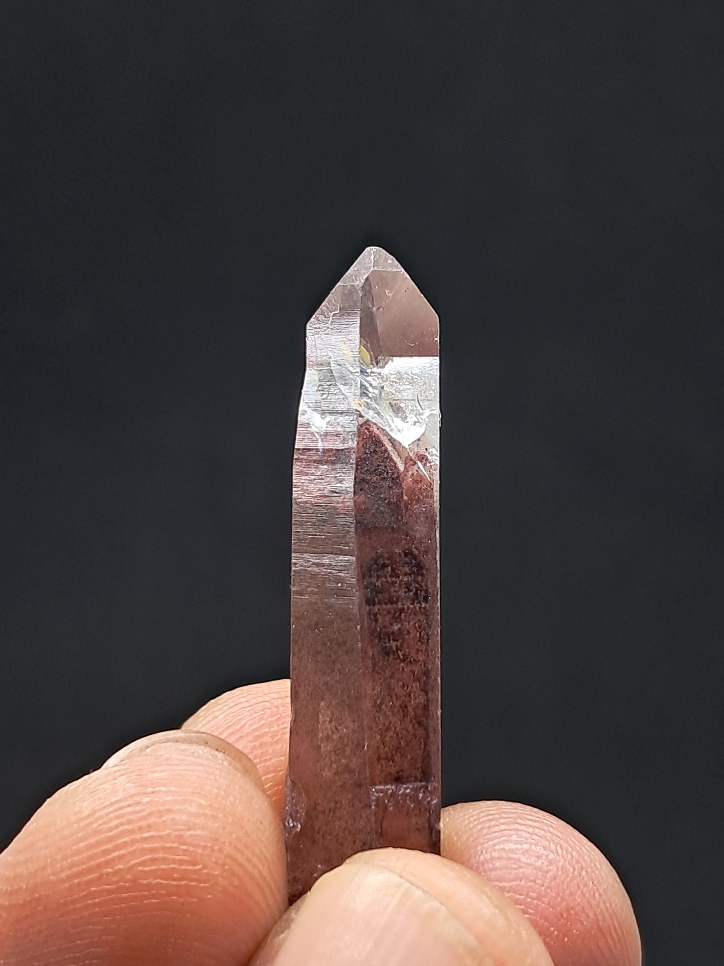 Cuarzo fantasma hematita (Telangana) Punta de cristal natural | Ejemplar mineral n.° HPQ24