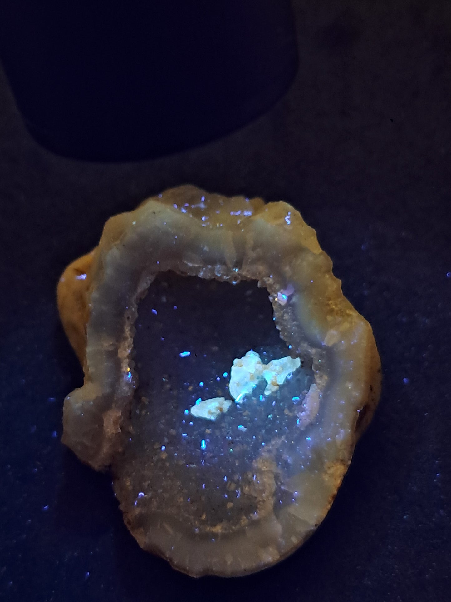 Quartz Geode w/ UV Reactive Calcites (Ajanta) Rough Stone | Natural Crystal #GD26