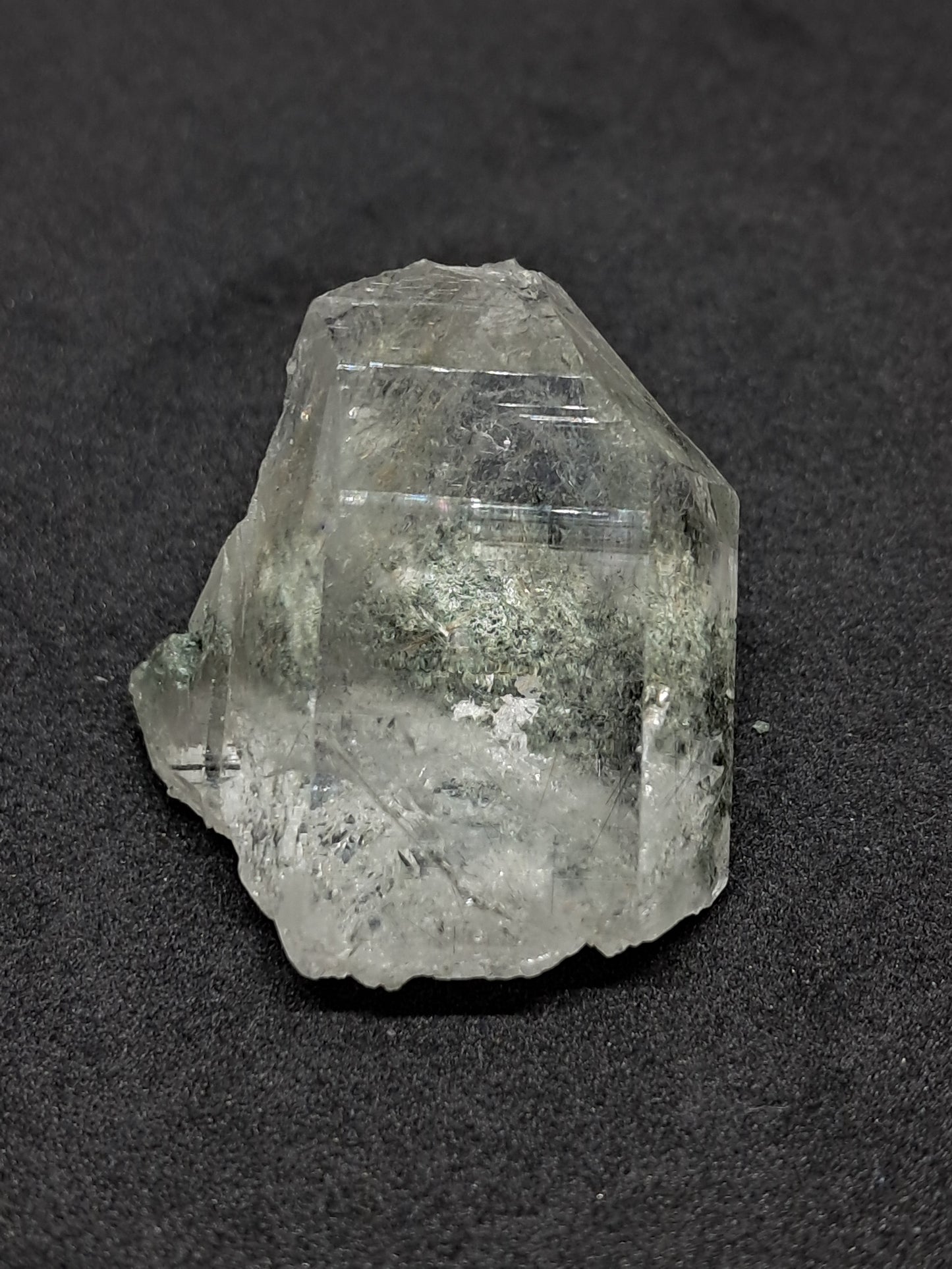 Quartz with Chlorite and Rutile inclusion (Non-precious Natural Stone) #CH37