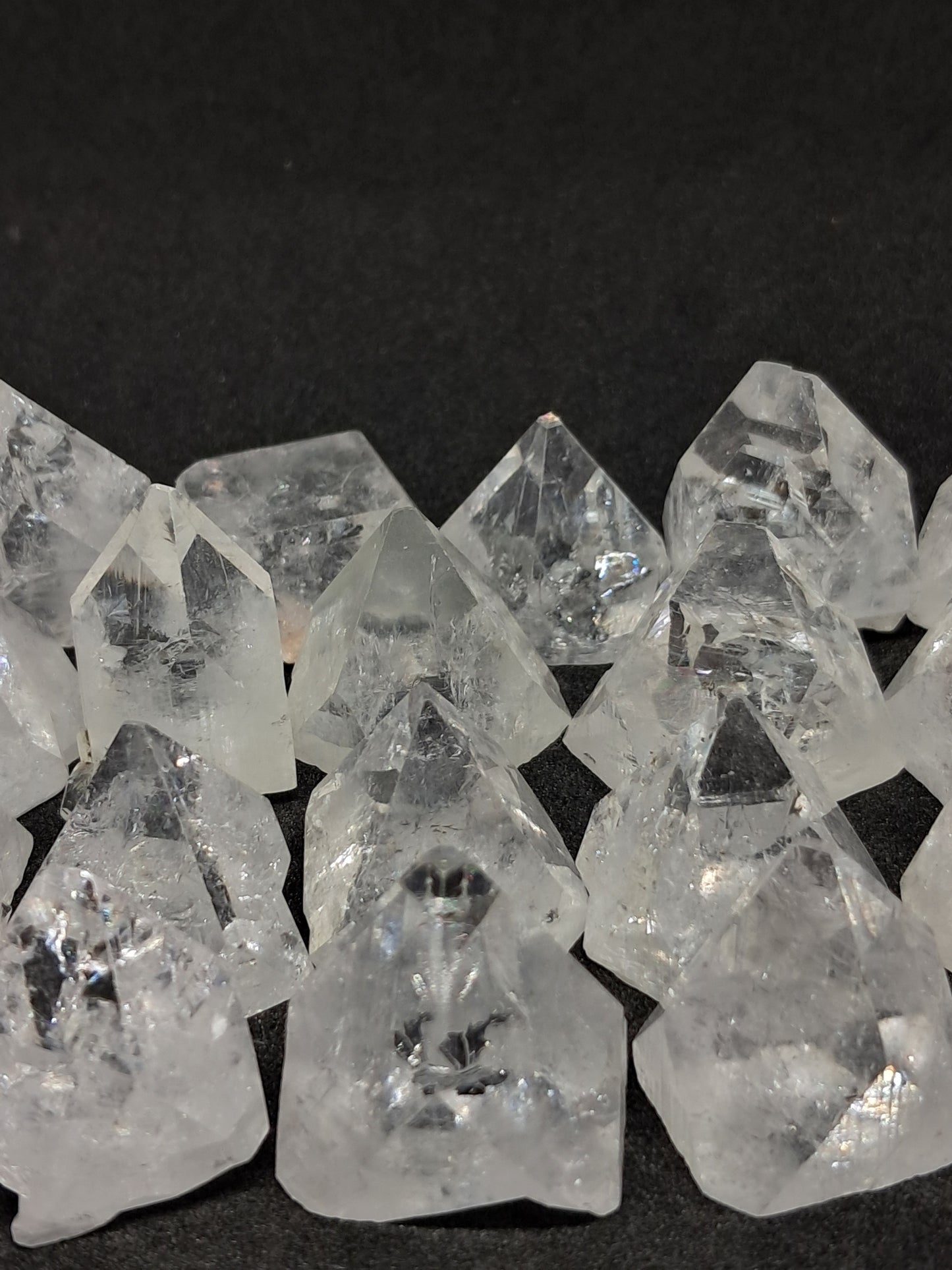 Clear Apophyllite Points (20-26 mm) (Non-precious natural mineral) #AP12
