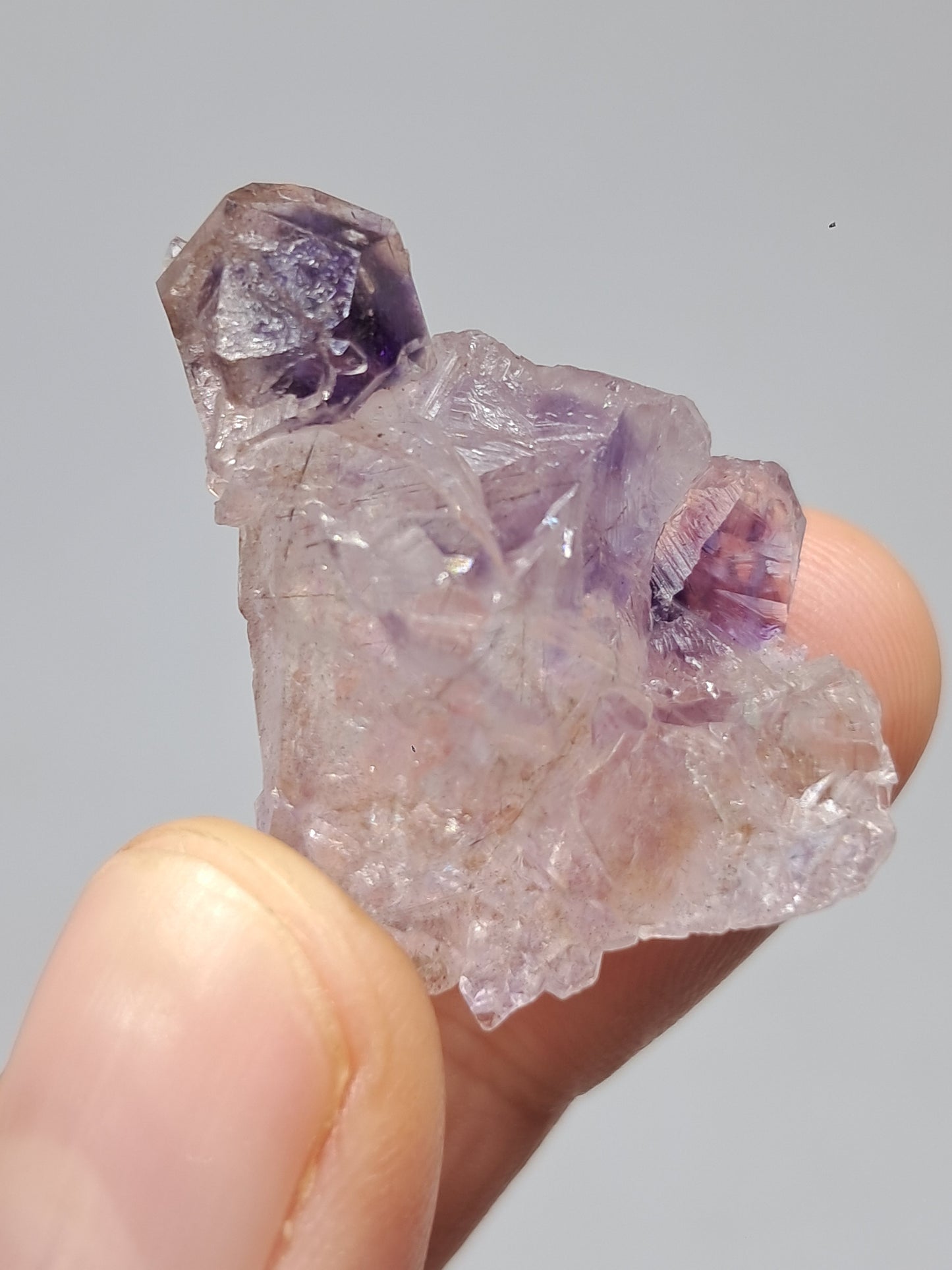 Cristal de amatista "Super Seven" (Karur) | Cúmulo de cuarzo | Piedra natural | Ejemplar mineral n.° KA95