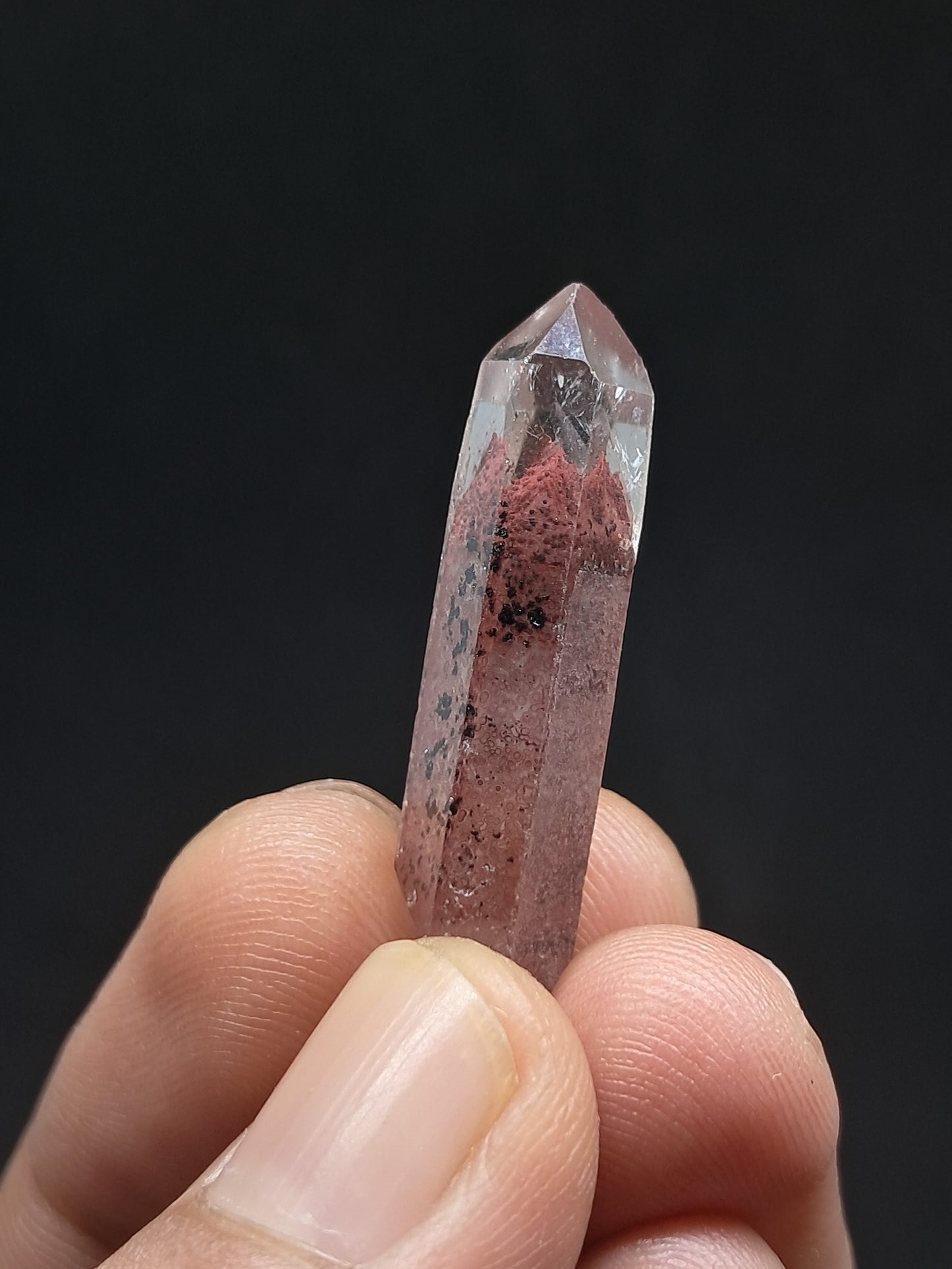 Punta de cristal natural de cuarzo fantasma hematita (Telangana) | Ejemplar mineral n.° HPQ25