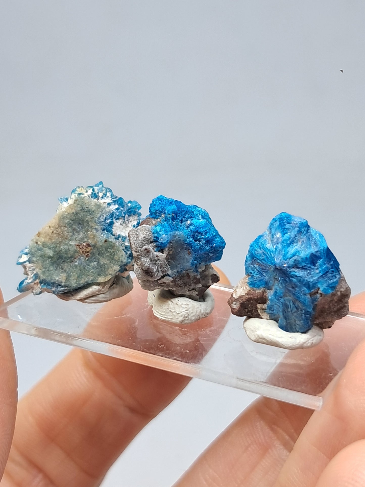 Conjunto de 3 pentagonitas en matriz (wagholi) en bruto | Cristal natural | Ejemplar mineral raro n.° CV43