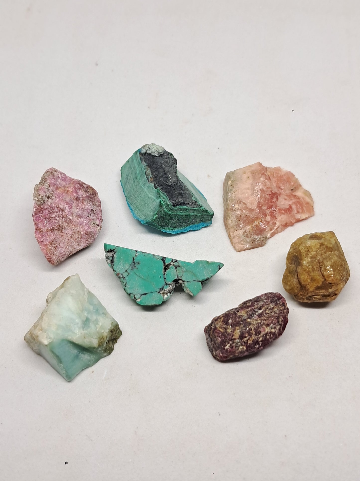 Set de 7 pequeños cristales crudos (piedra natural no preciosa) #RCS12