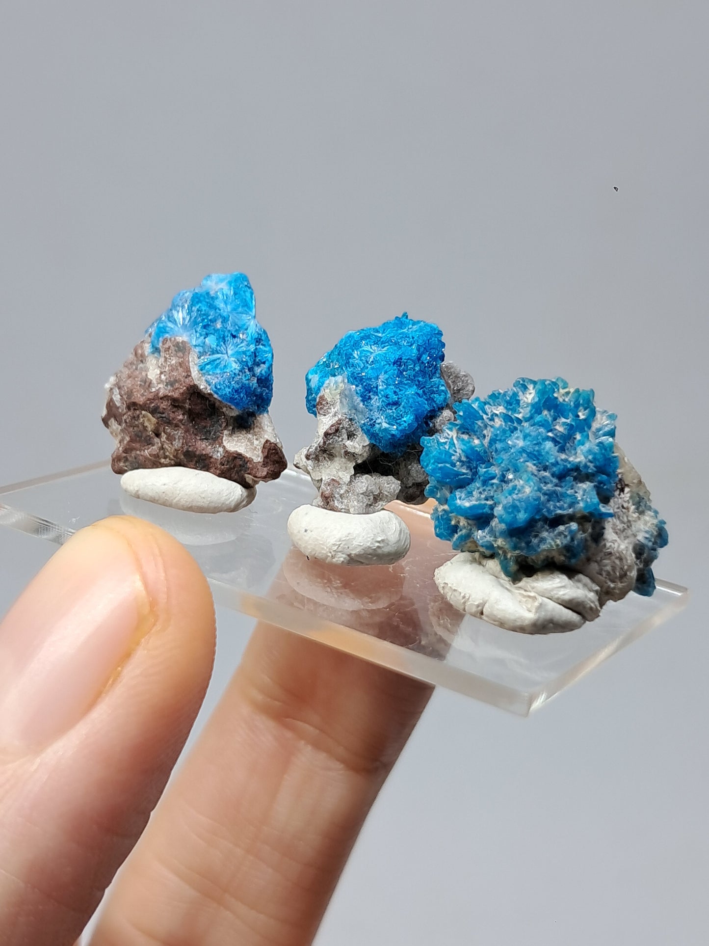 Conjunto de 3 pentagonitas en matriz (wagholi) en bruto | Cristal natural | Ejemplar mineral raro n.° CV43