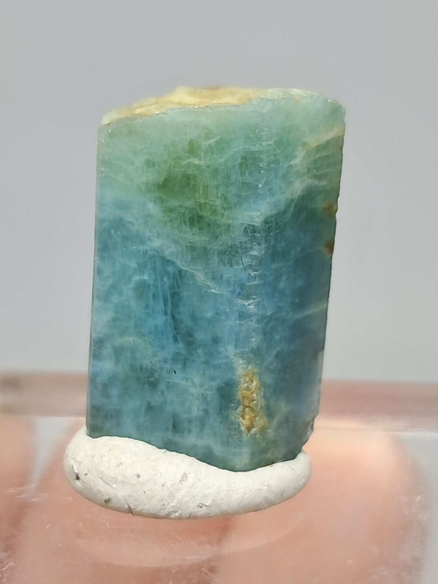 Aguamarina de alta calidad (Karur) en bruto, cristal hexagonal | Ejemplar mineral n.° AQM16
