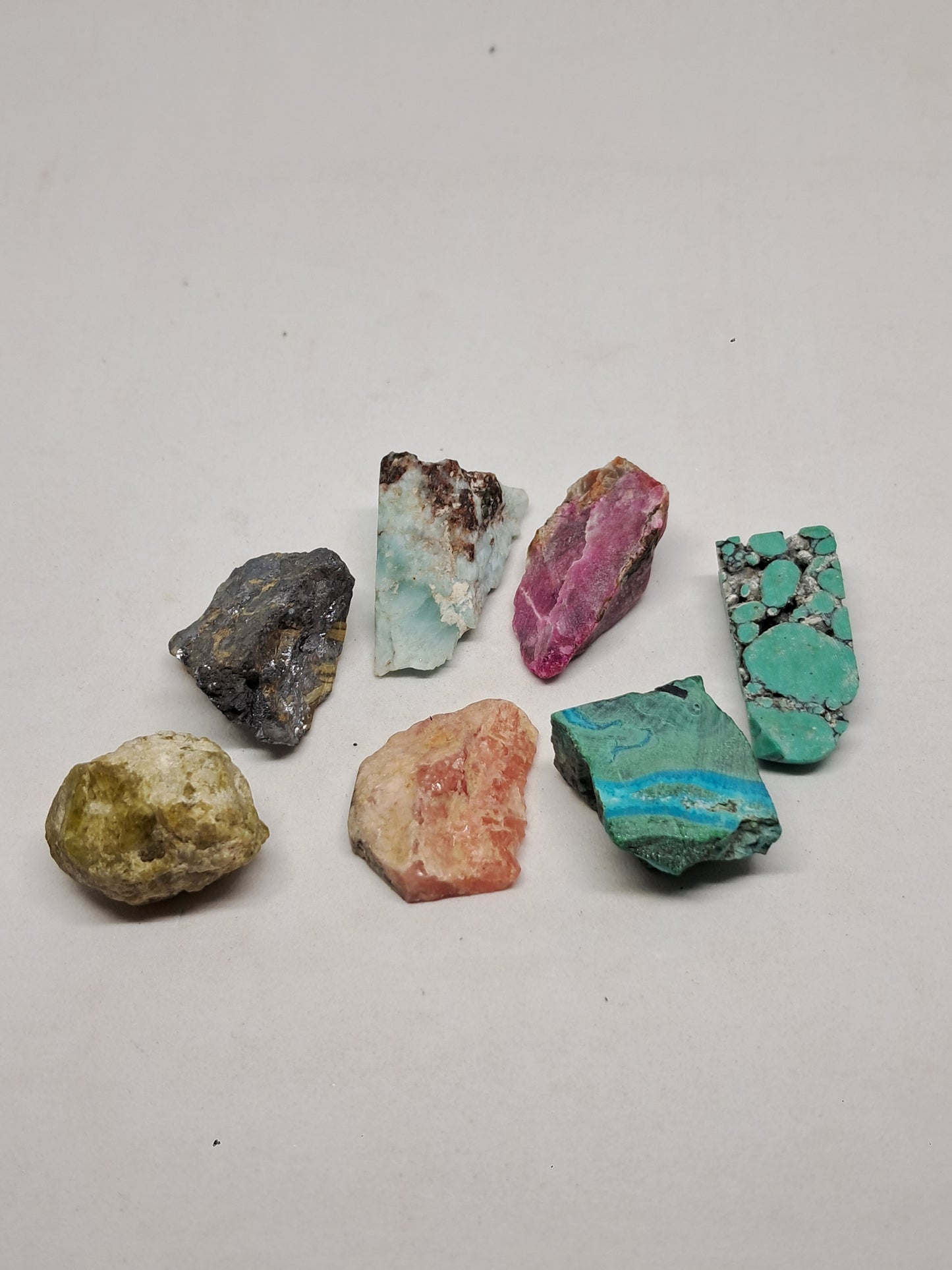 Set de 7 pequeños cristales crudos (piedra natural no preciosa) #RCS13
