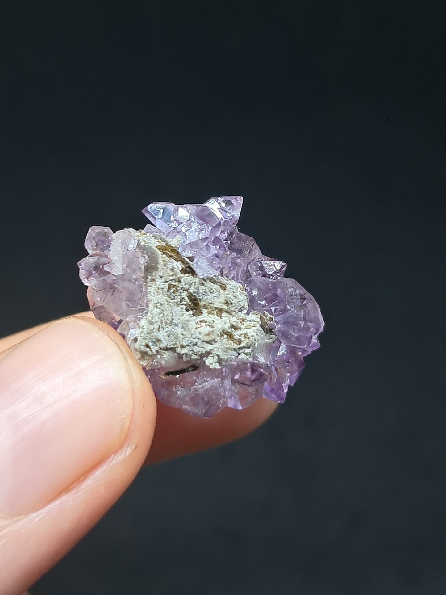 Amatista brillante con inclusiones "Super Seven" y mica (Karur) | Cristal en bruto | Piedra natural | Ejemplar mineral n.° KA153