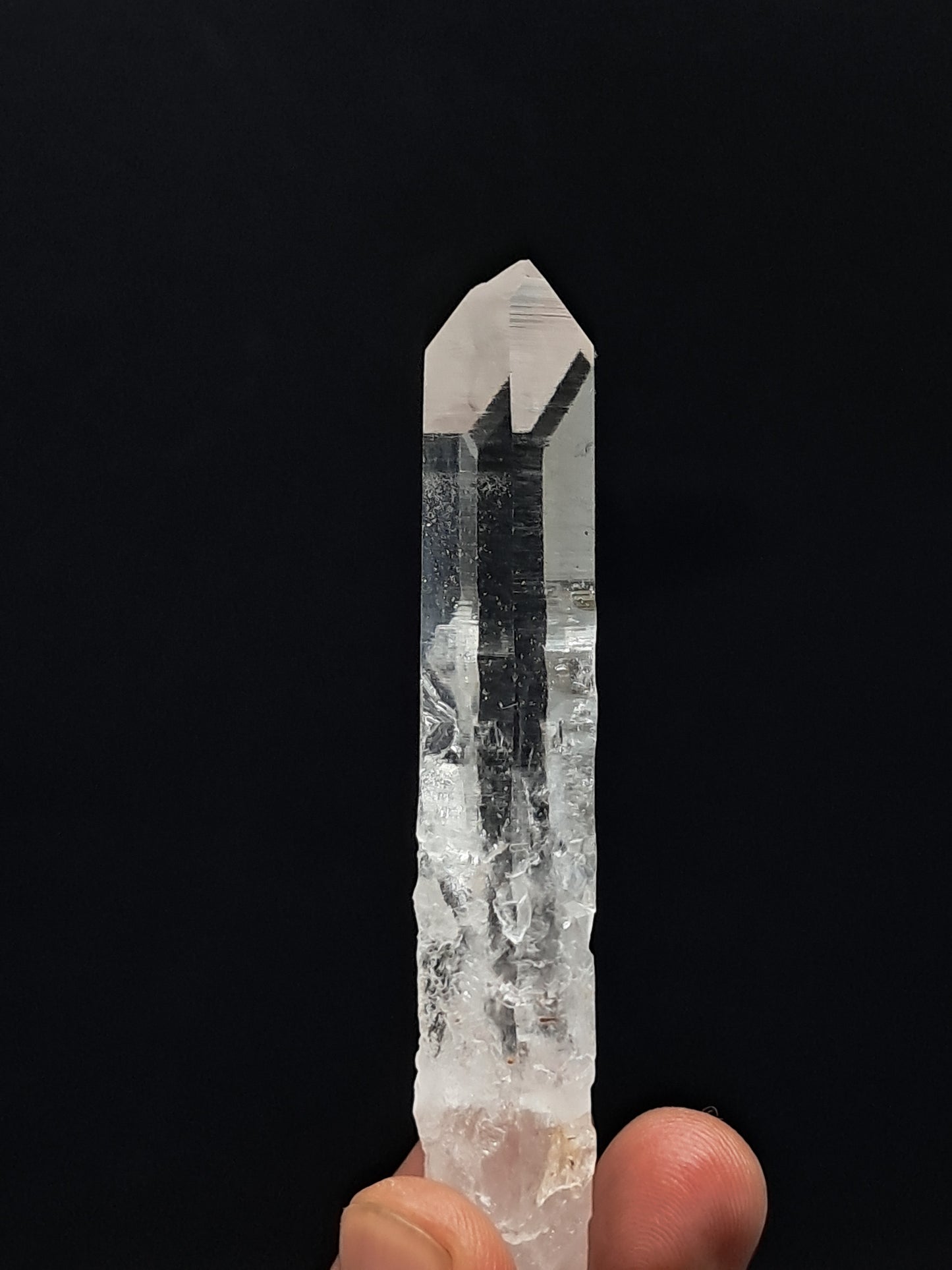 Cristal de cuarzo láser transparente (Santander, Colombia) Punta natural | Ejemplar mineral n.° COQ35