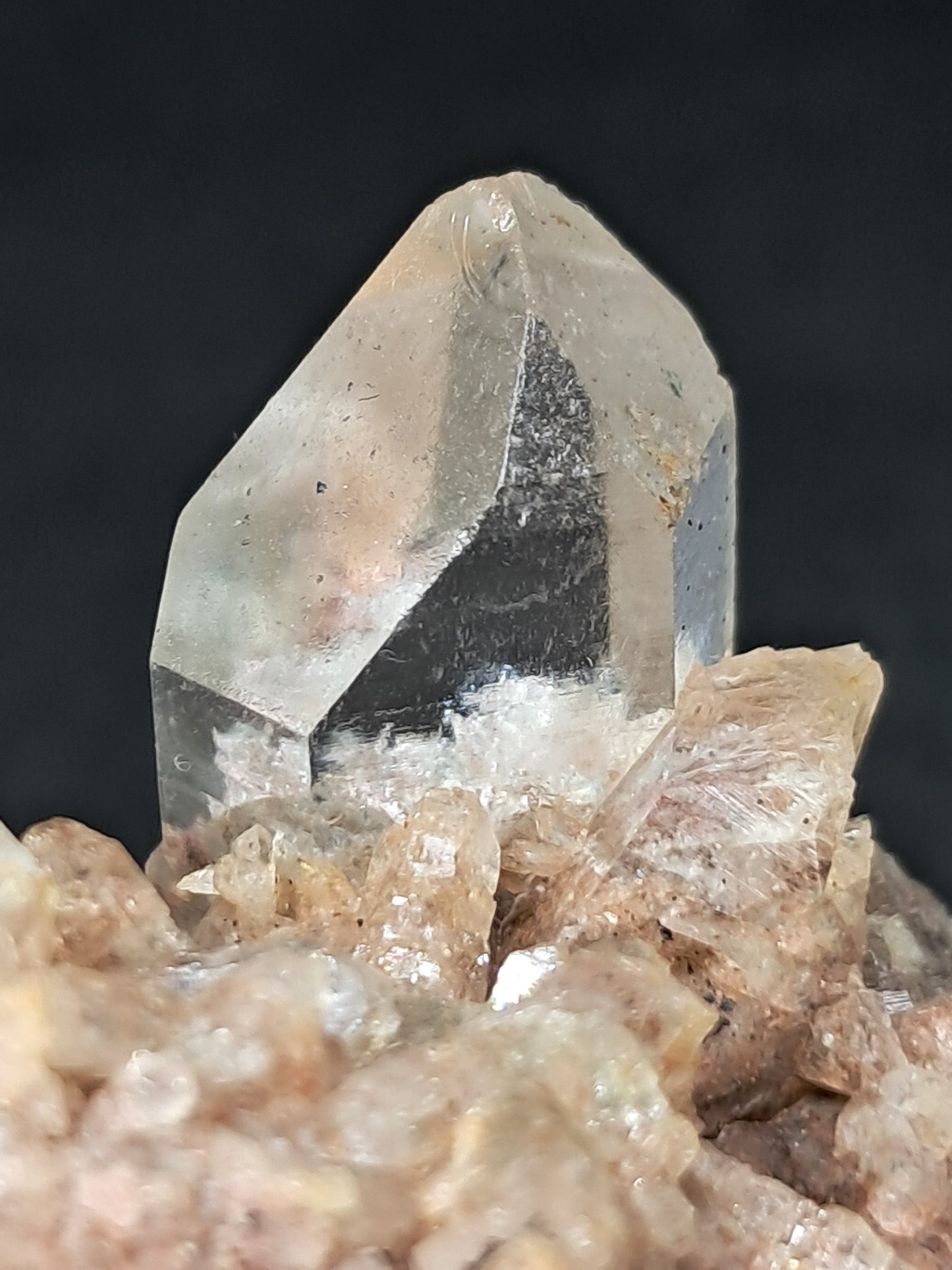 Chlorite Quartz Point on Hematite included Quartz Cluster (Tamil Nadu) Natural Stone | Garden Chamanic Crystal #CQ6