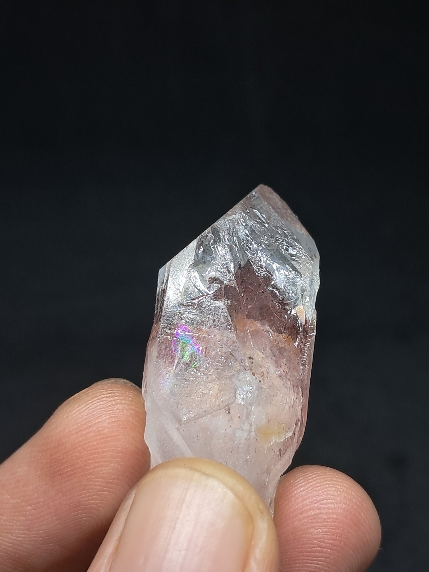 Punta de cristal natural de cuarzo fantasma hematita (Telangana) | Ejemplar mineral n.° HPQ37