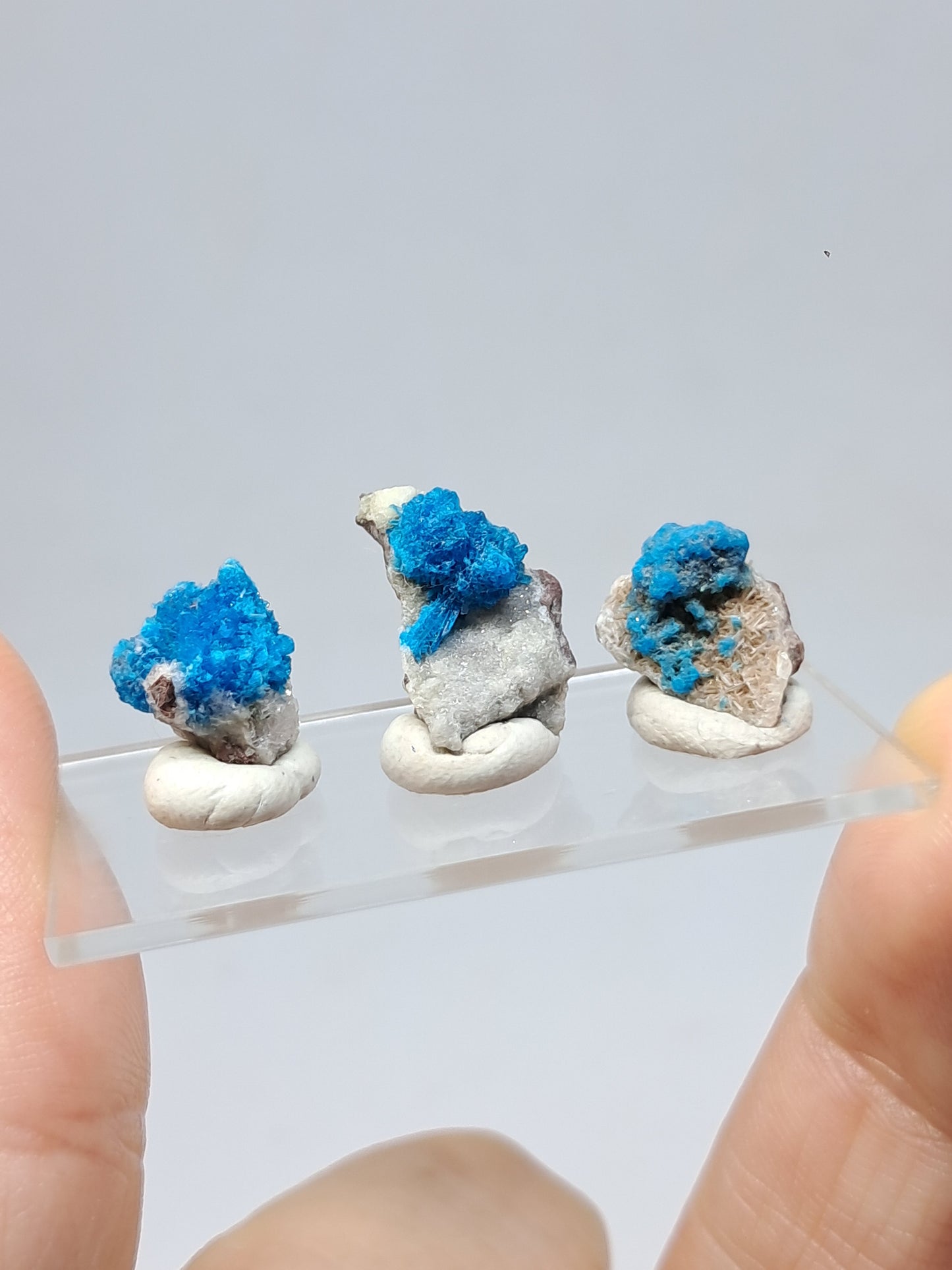 Conjunto de 3 pentagonitas pequeñas en matriz de heulandita (wagholi) en bruto | Cristal natural | Ejemplar mineral raro n.° CV36