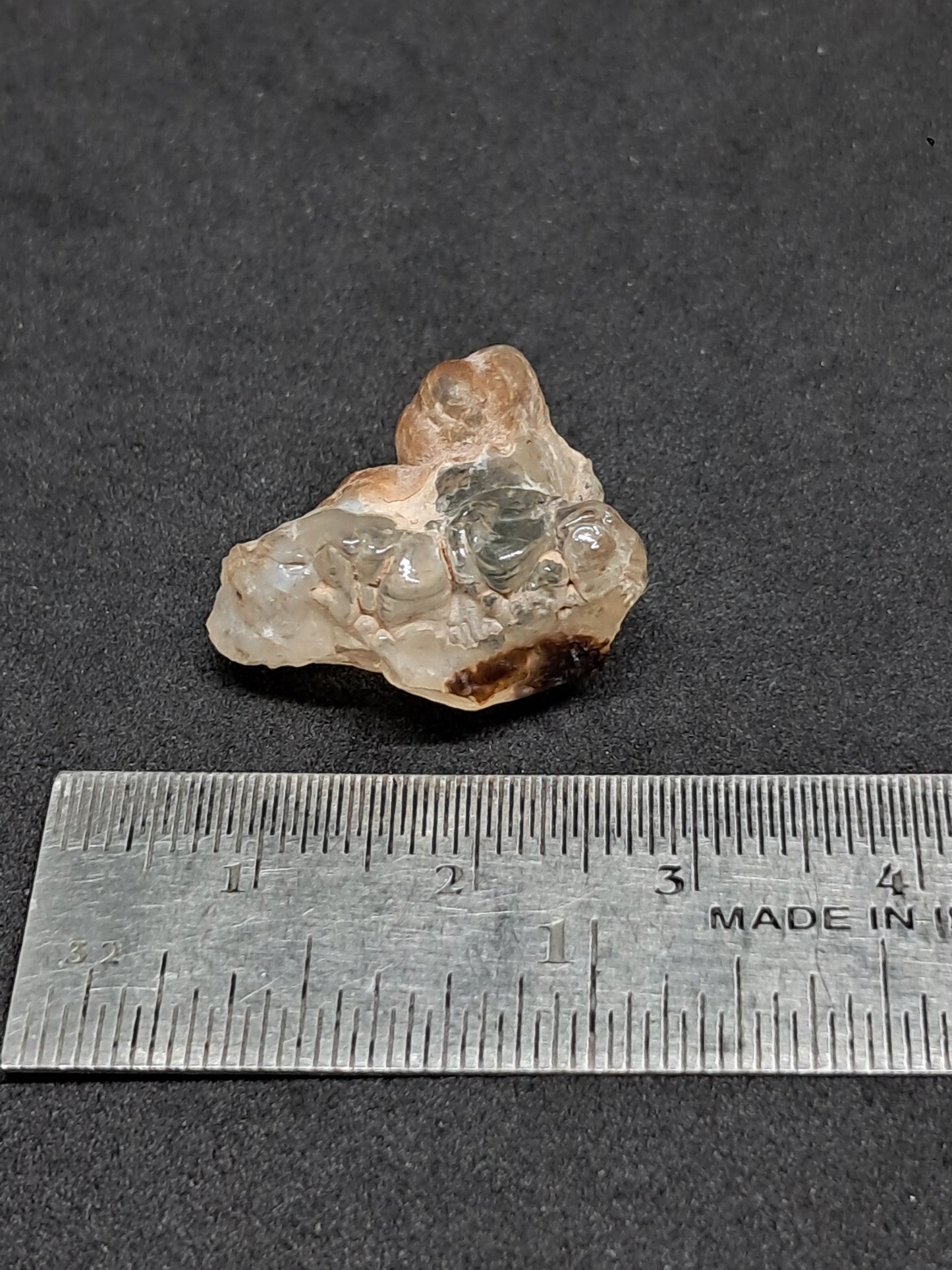 Ópalo hialita (México), piedra cristalina en bruto reactiva a los rayos UV | Ejemplar mineral n.° OH10