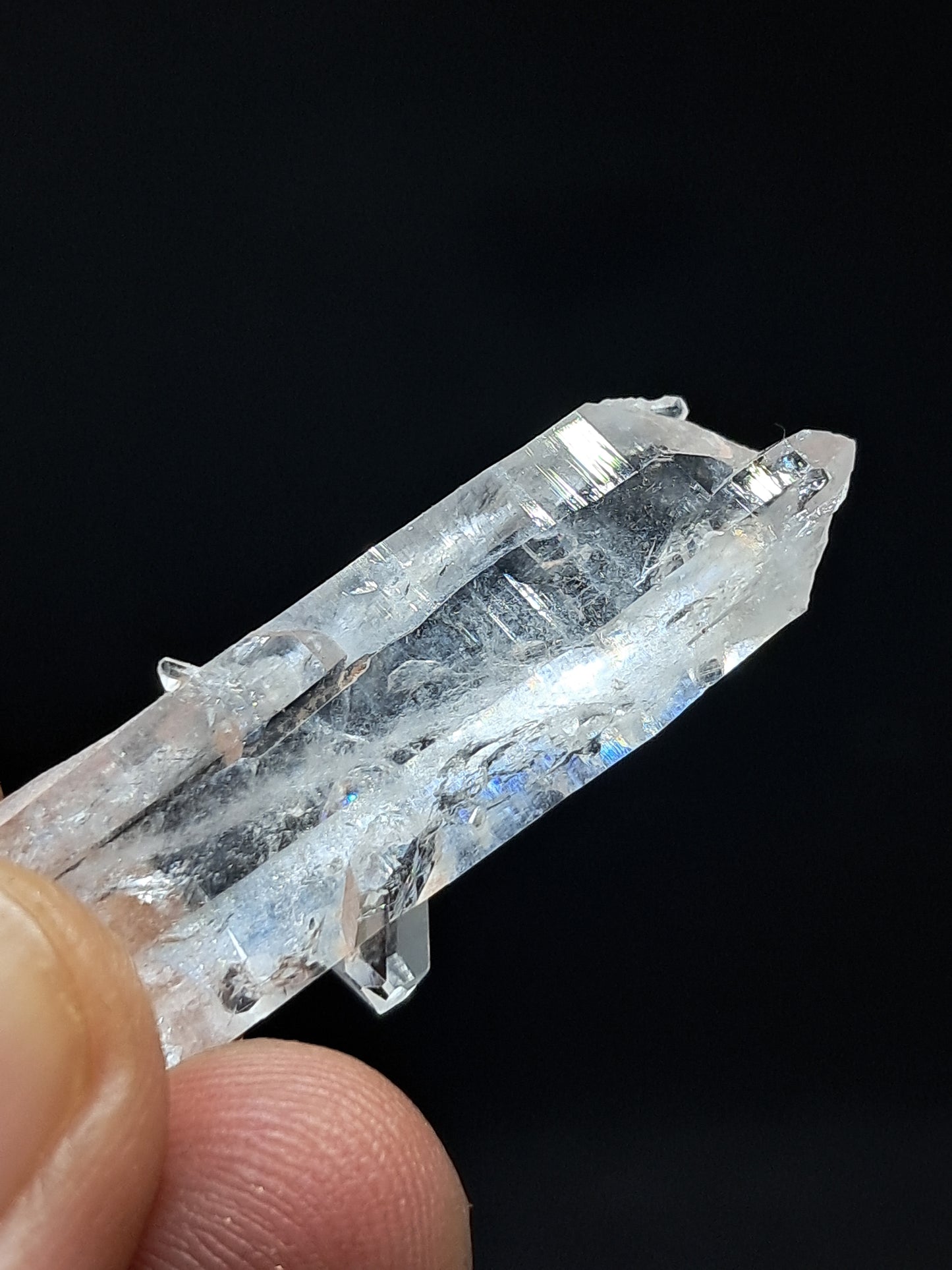 Cristal de cuarzo transparente Faden (Santander, Colombia) Punta natural | Ejemplar mineral n.° COQ33