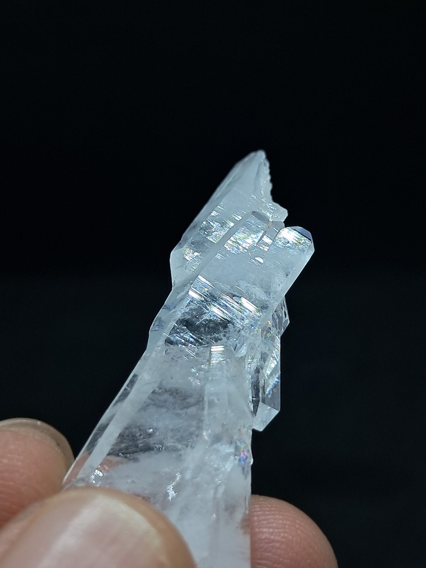 Cristal de cuarzo transparente Faden (Santander, Colombia) Punta natural | Ejemplar mineral n.° COQ30