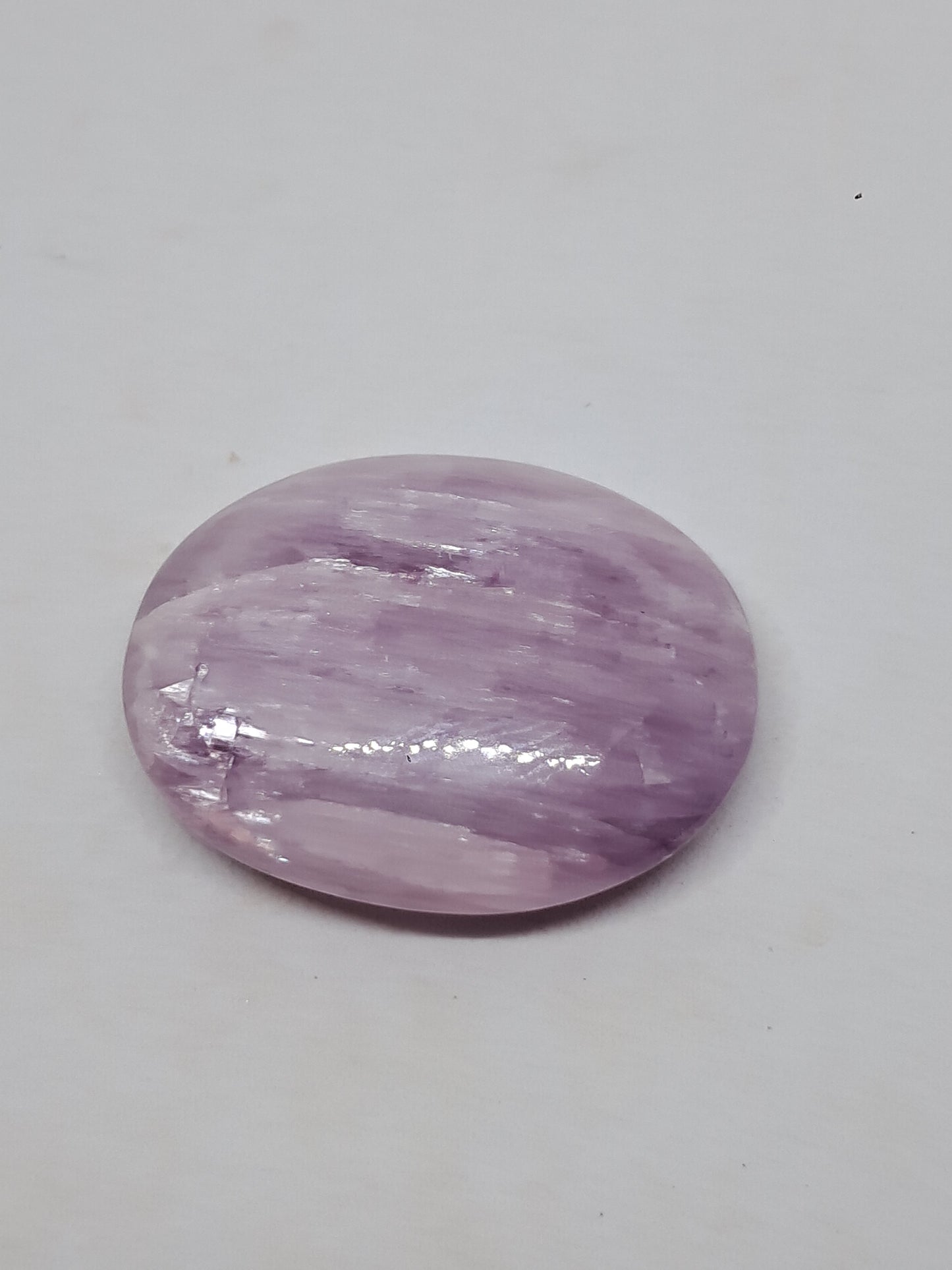 Piedra de palma de kunzita (Madagascar) pulida | Cristal natural n.° KZ5