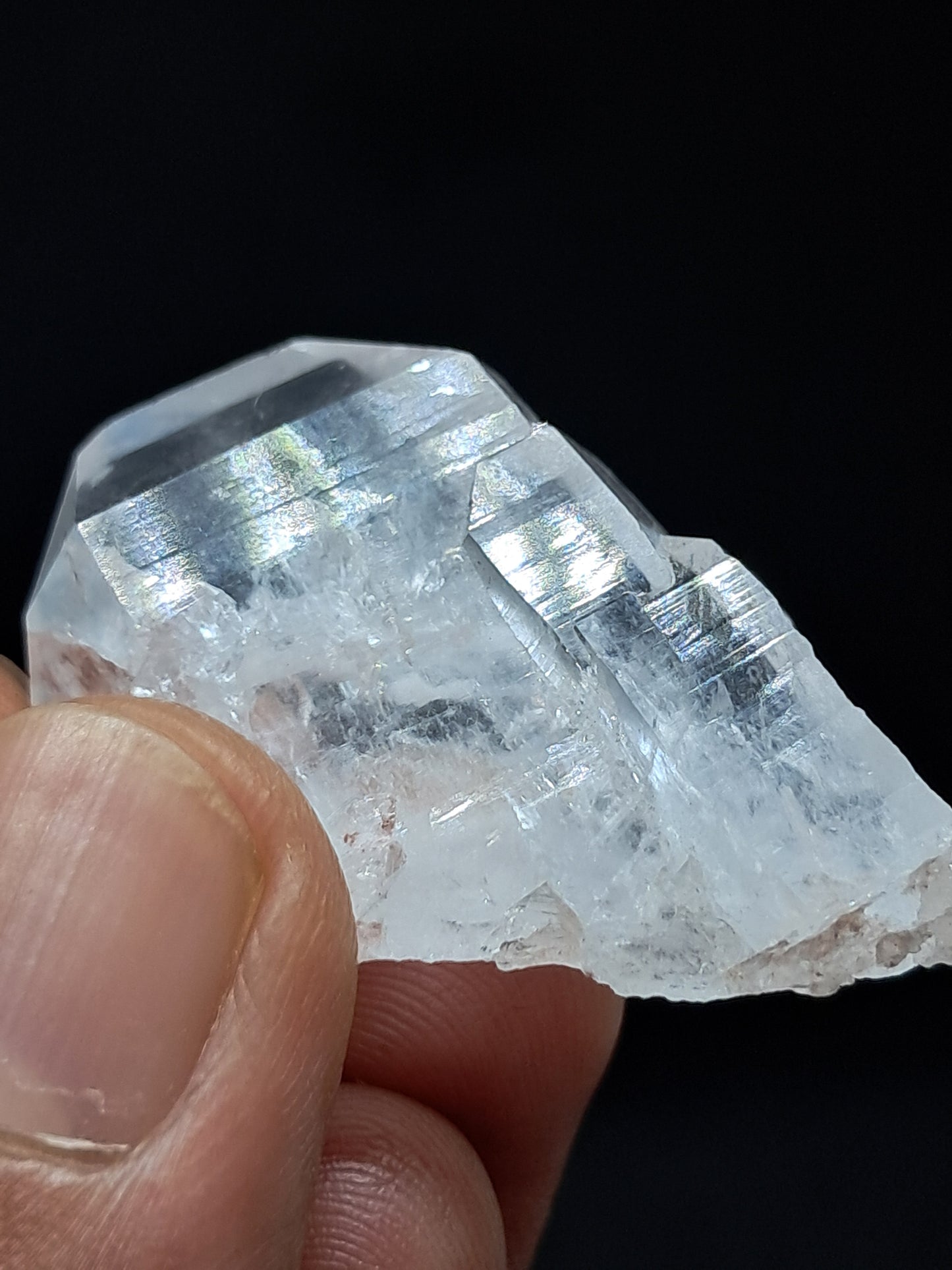 Cristal prismático de cuarzo transparente (Santander, Colombia) Punta natural | Ejemplar mineral n.° COQ25