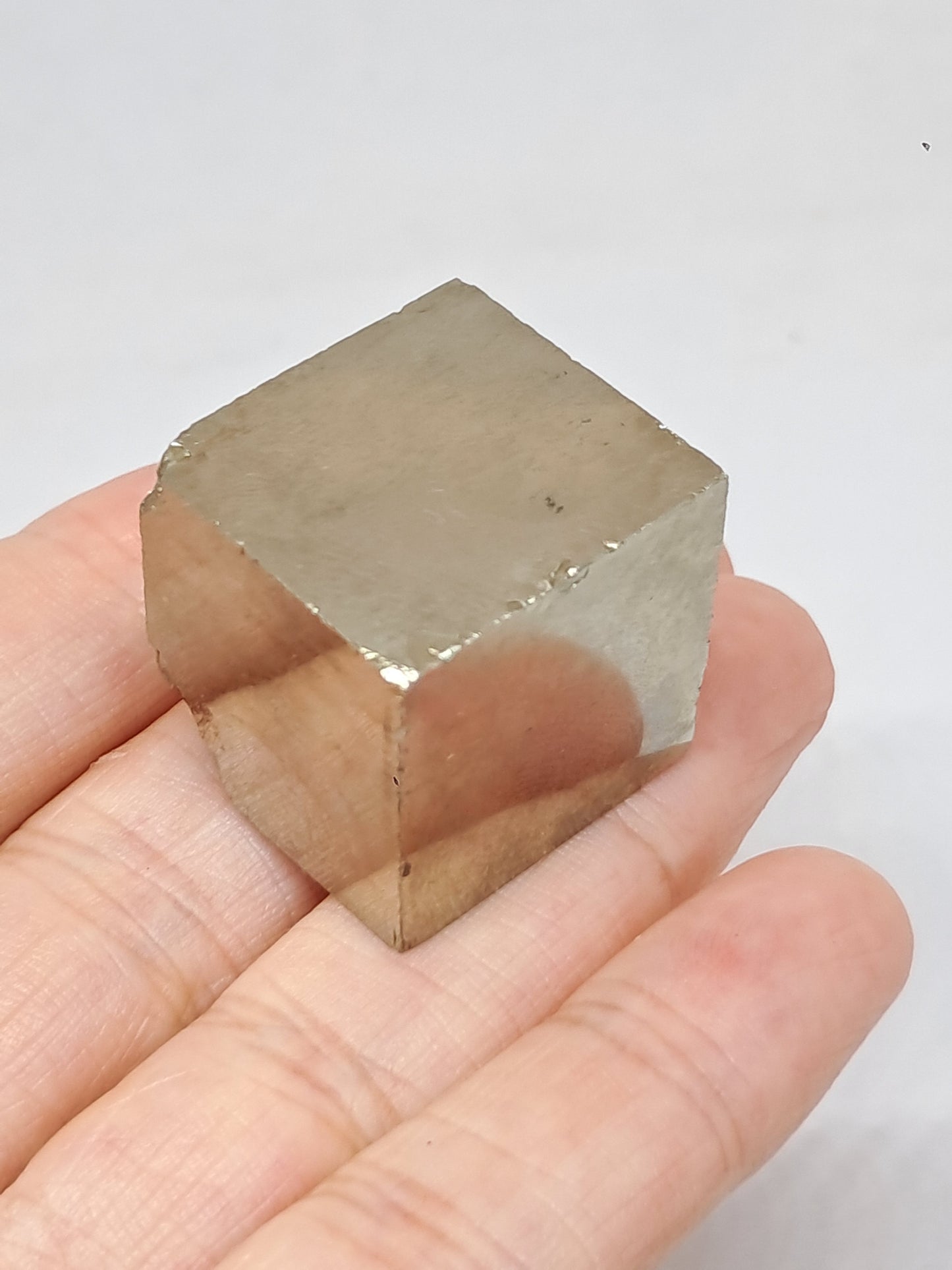 Pirita en bruto (España), cristal natural | Calidad de coleccionista n.° PR18
