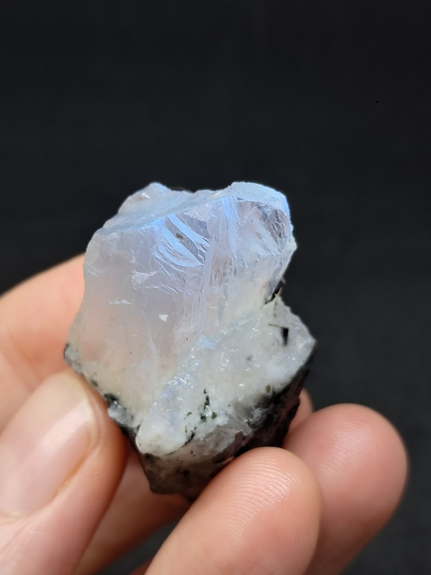 Piedra lunar arcoíris de alta calidad (Odisha) en bruto | Roca natural n.° MN10