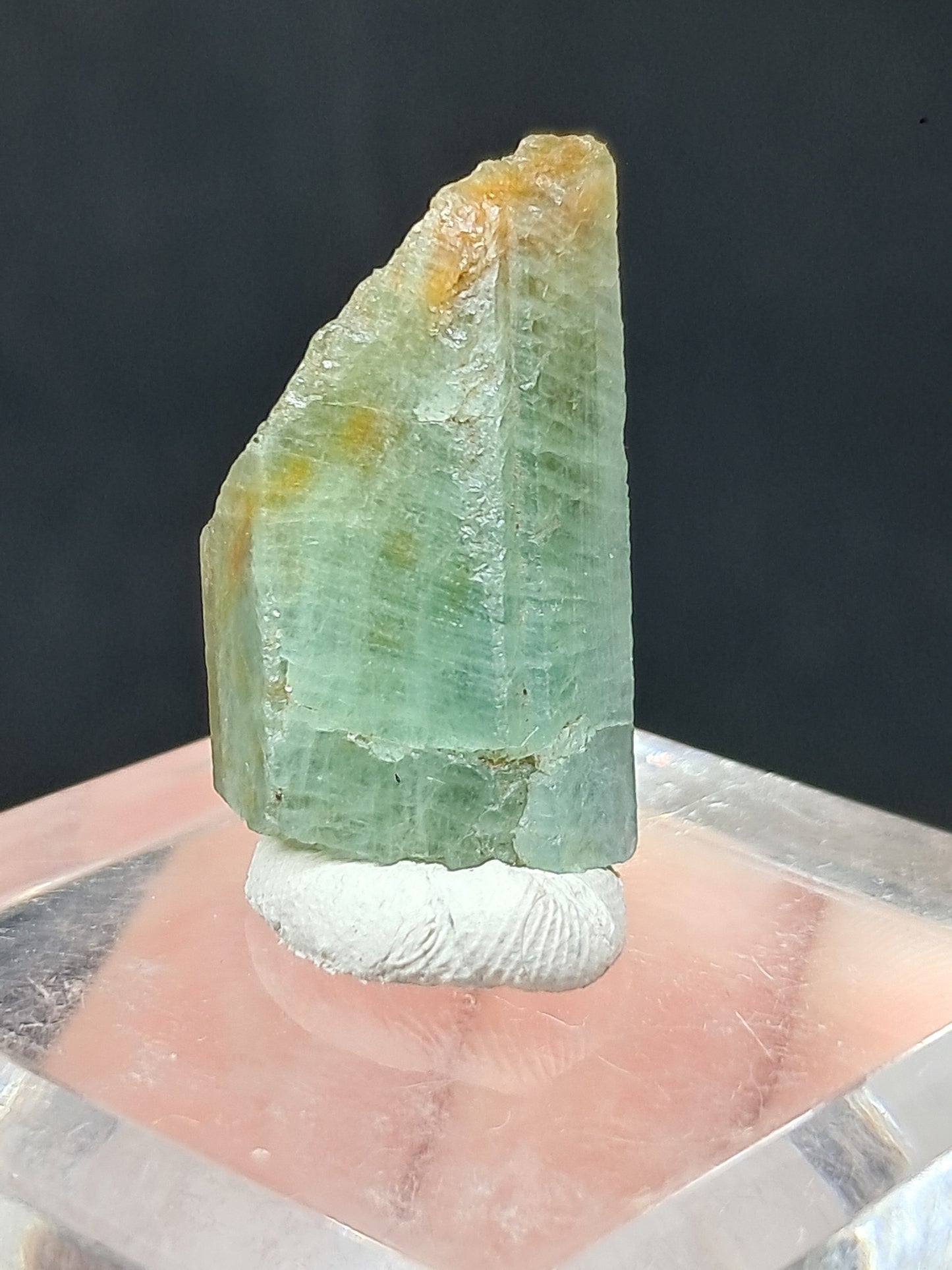 Aguamarina (Karur) Cristal hexagonal en bruto | Ejemplar mineral n.° AQM22