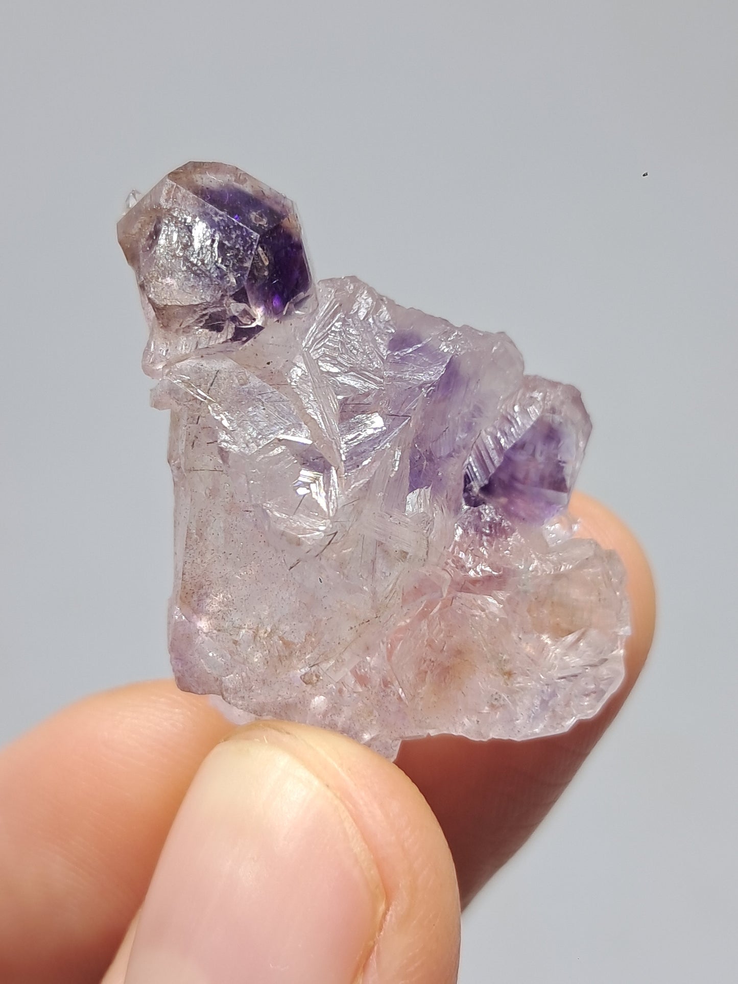 Cristal de amatista "Super Seven" (Karur) | Cúmulo de cuarzo | Piedra natural | Ejemplar mineral n.° KA95