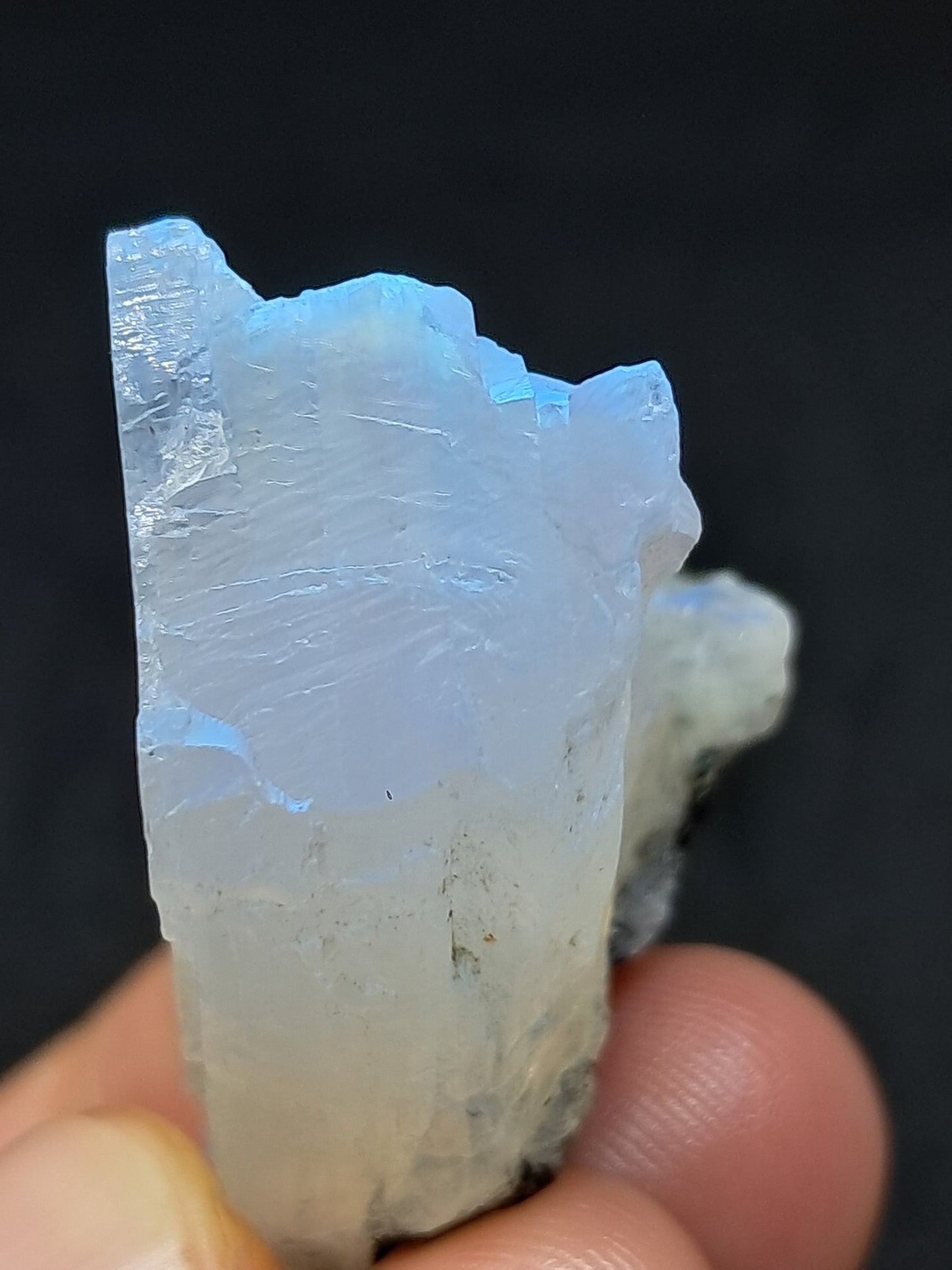 Piedra lunar arcoíris de alta calidad (Odisha) en bruto | Roca natural n.° MN10