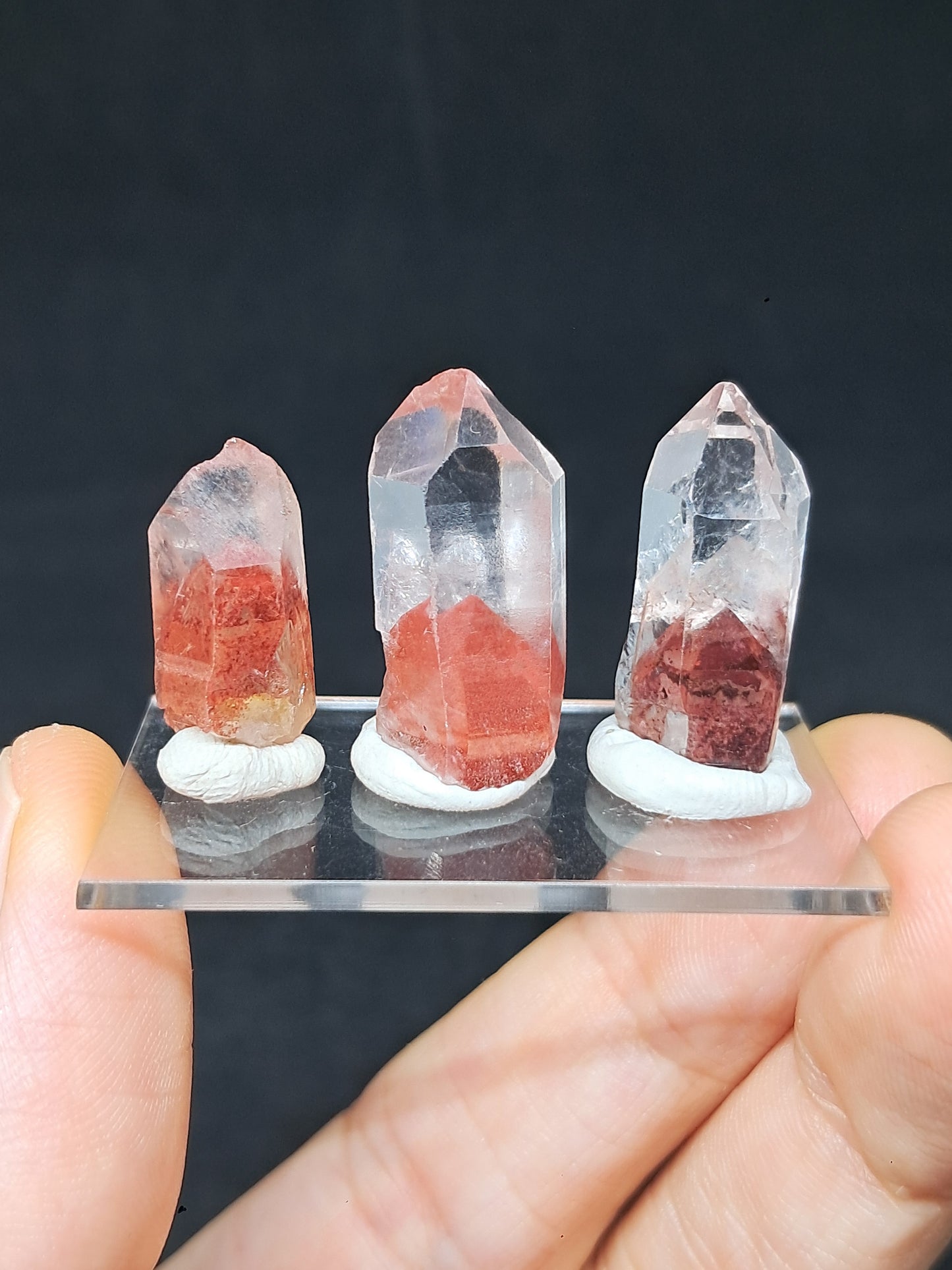 Juego de 3 puntas de cristal natural de cuarzo fantasma de hematita (Telangana) | Ejemplar mineral n.° HPQ11