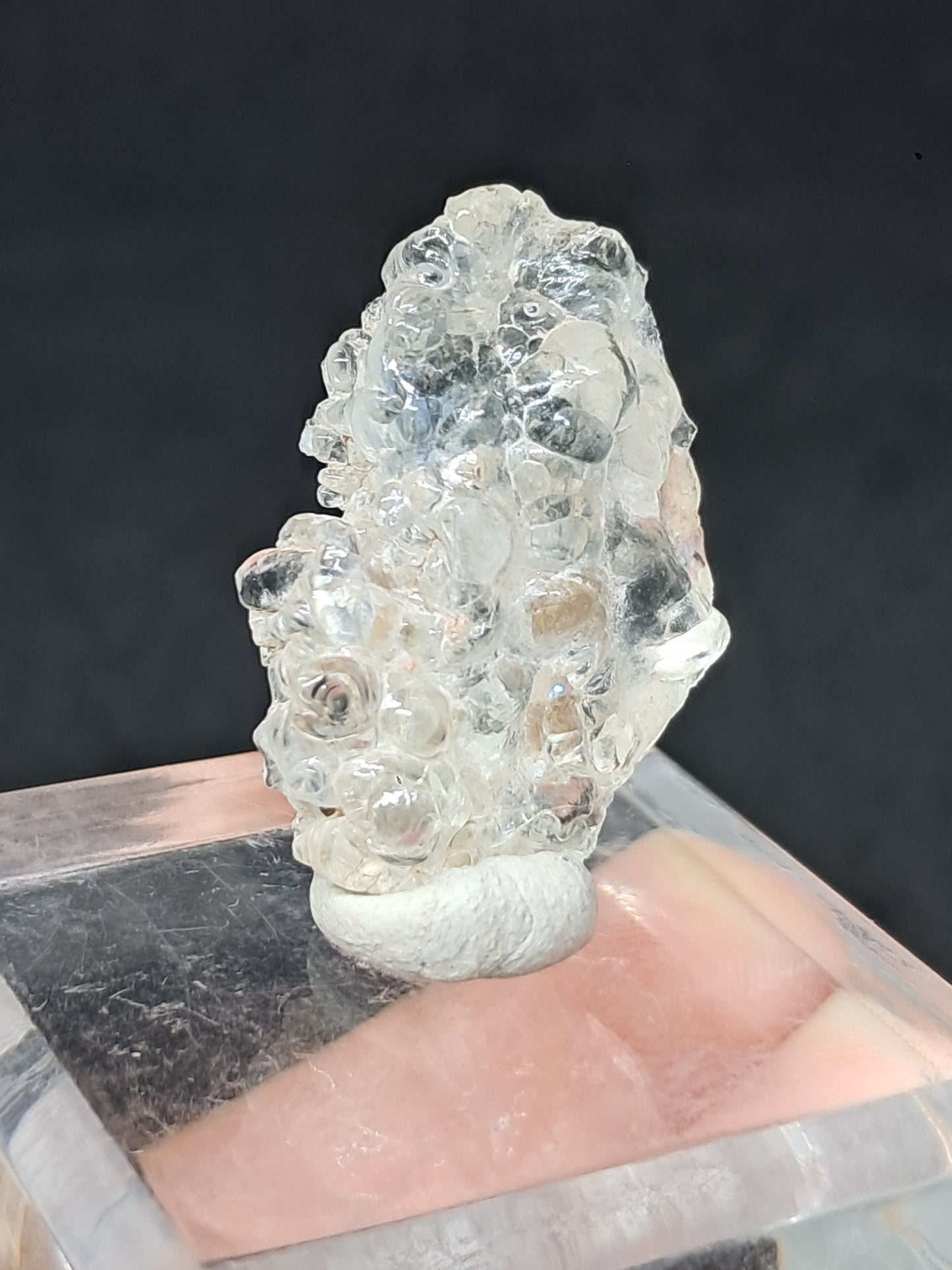 Ópalo hialita (México), cristal en bruto, piedra reactiva a los rayos UV | Ejemplar mineral n.° OH4