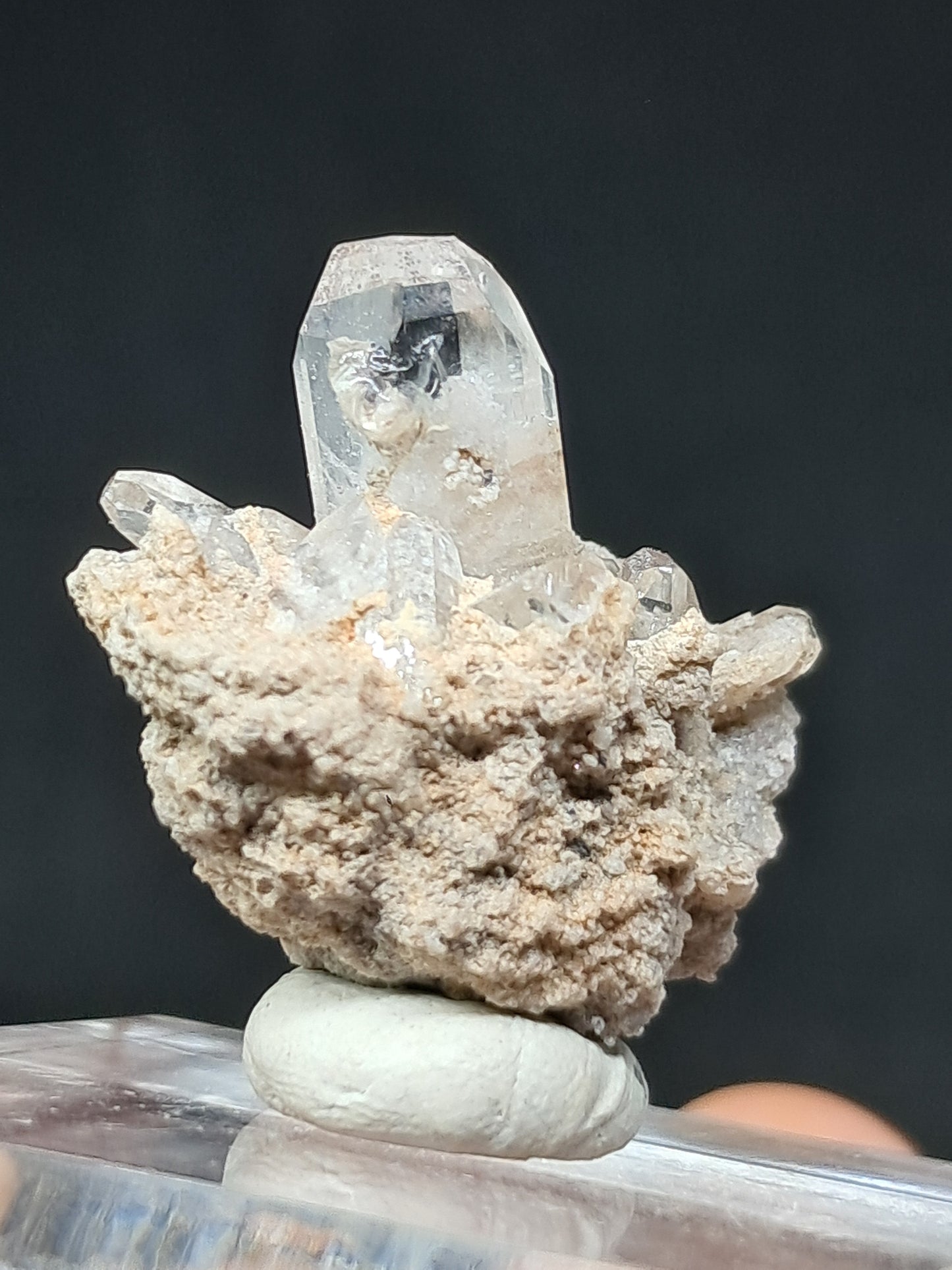 Cristal de topacio blanco natural en matriz (México), piedra preciosa rara | Ejemplar mineral n.° TPZ4