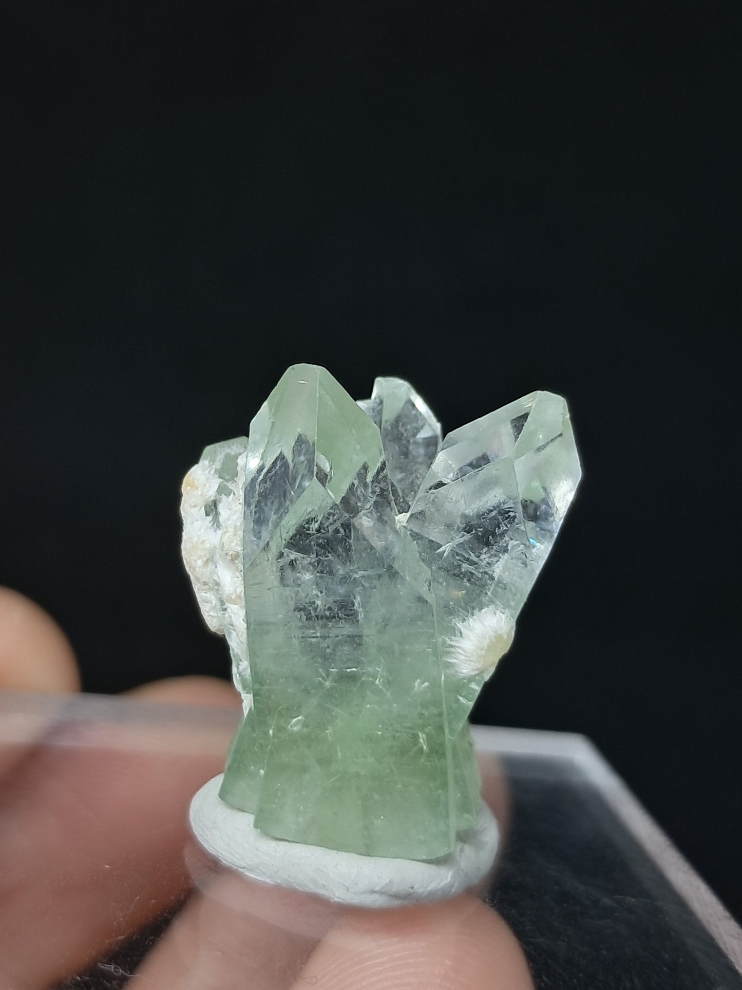 Green Apophyllite Multiple Points (18-23 mm) (Non-precious natural stone) #AP2