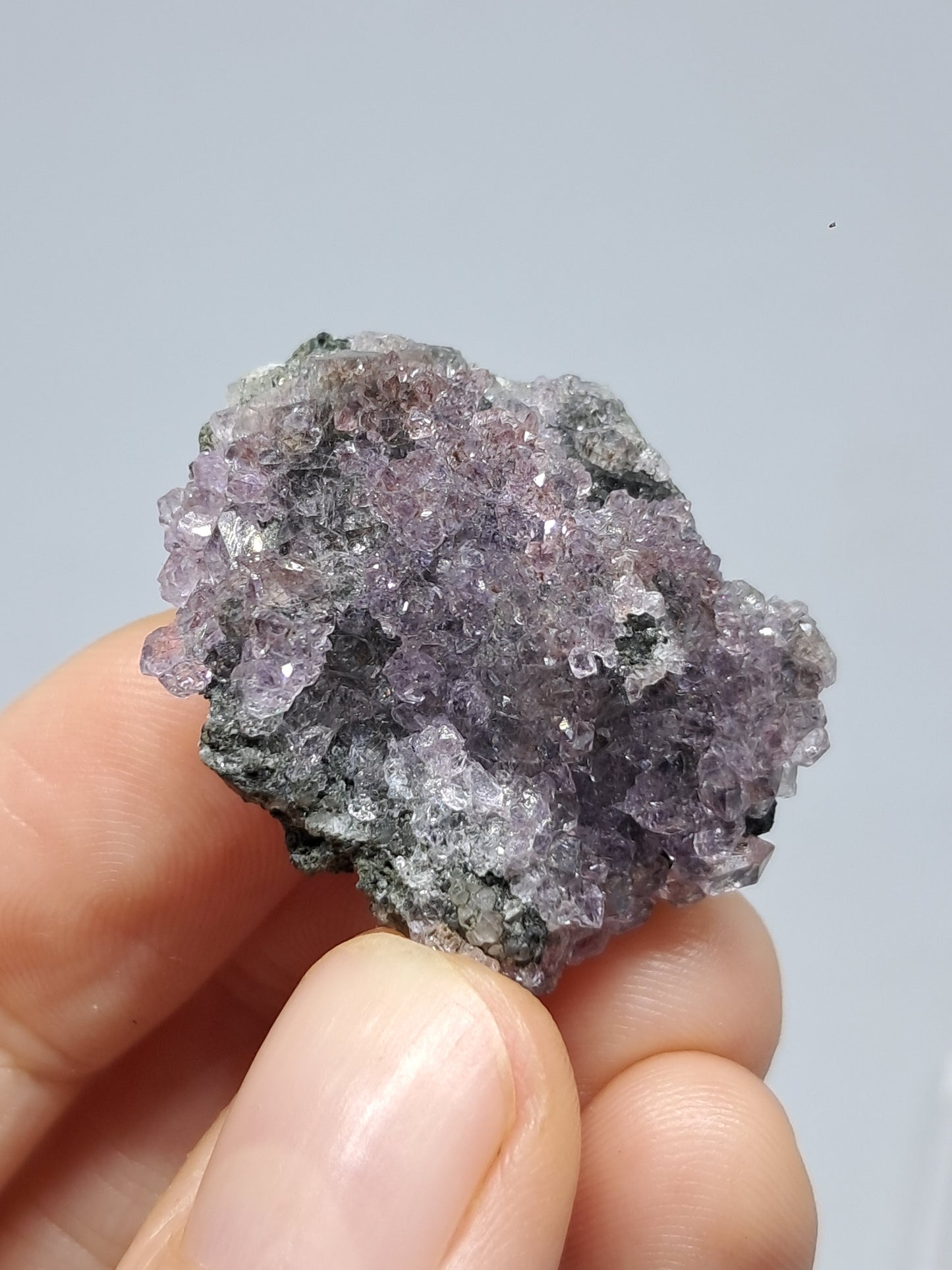 Amatista con cristales de hematita (Karur) | Piedra natural | Ejemplar mineral n.° KA84