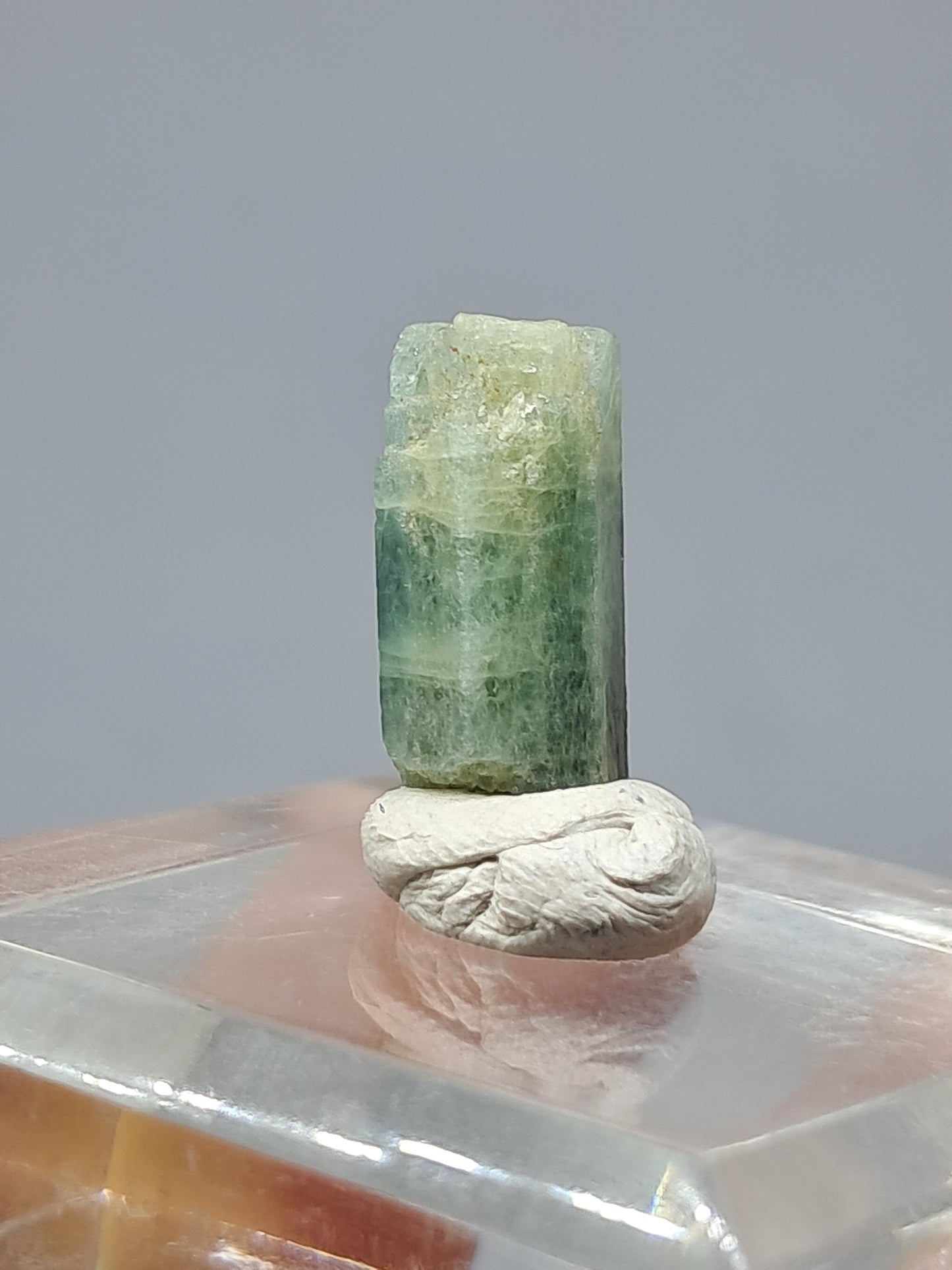 Aguamarina (Karur) Cristal hexagonal en bruto | Ejemplar mineral n.° AQM21