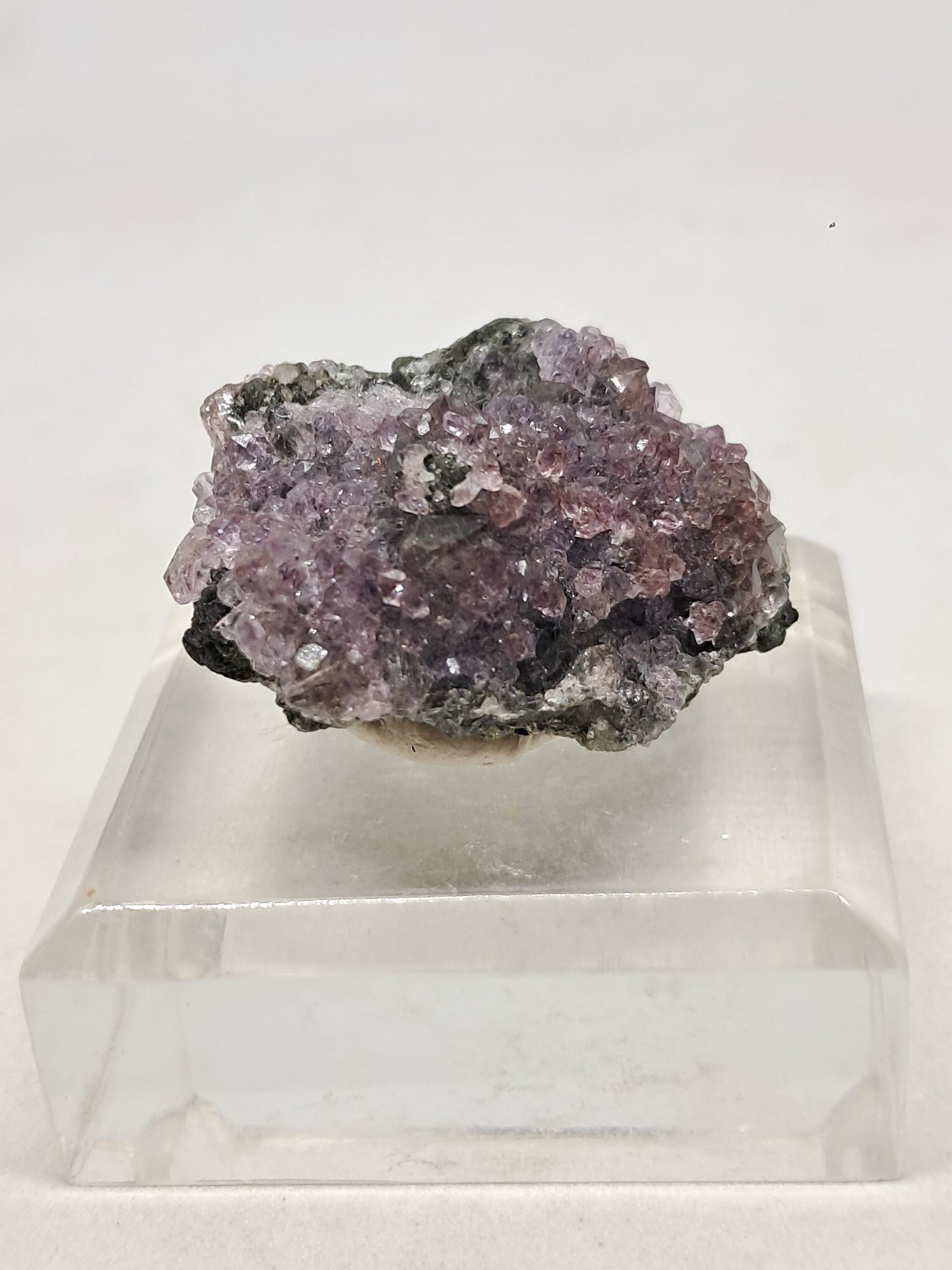 Amatista con cristales de hematita (Karur) | Piedra natural | Ejemplar mineral n.° KA84