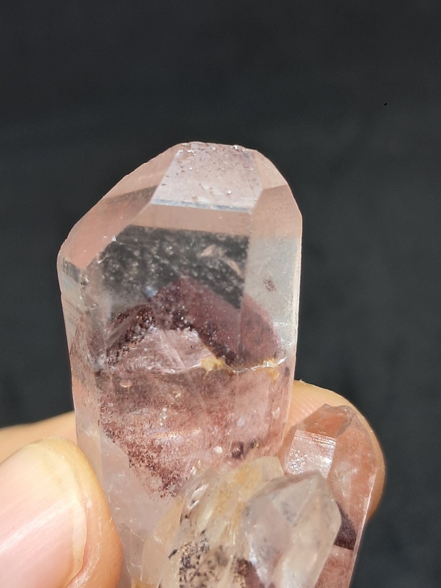 Cúmulo de Cuarzo Fantasma de Hematita (Telangana) Punta de Cristal Natural | Ejemplar Mineral n.° HPQ14